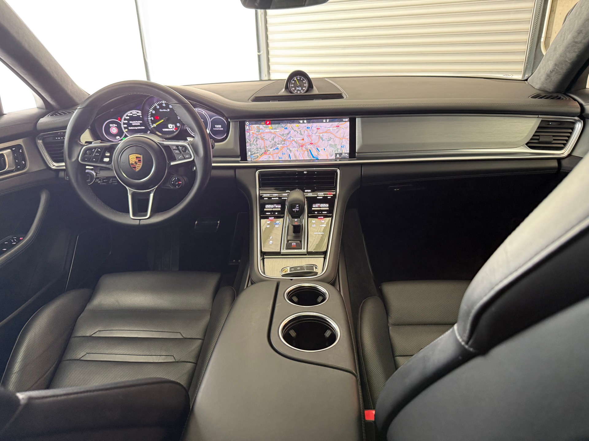 PORSCHE Panamera 4.0 V8 Turbo S E-Hybrid-image-24
