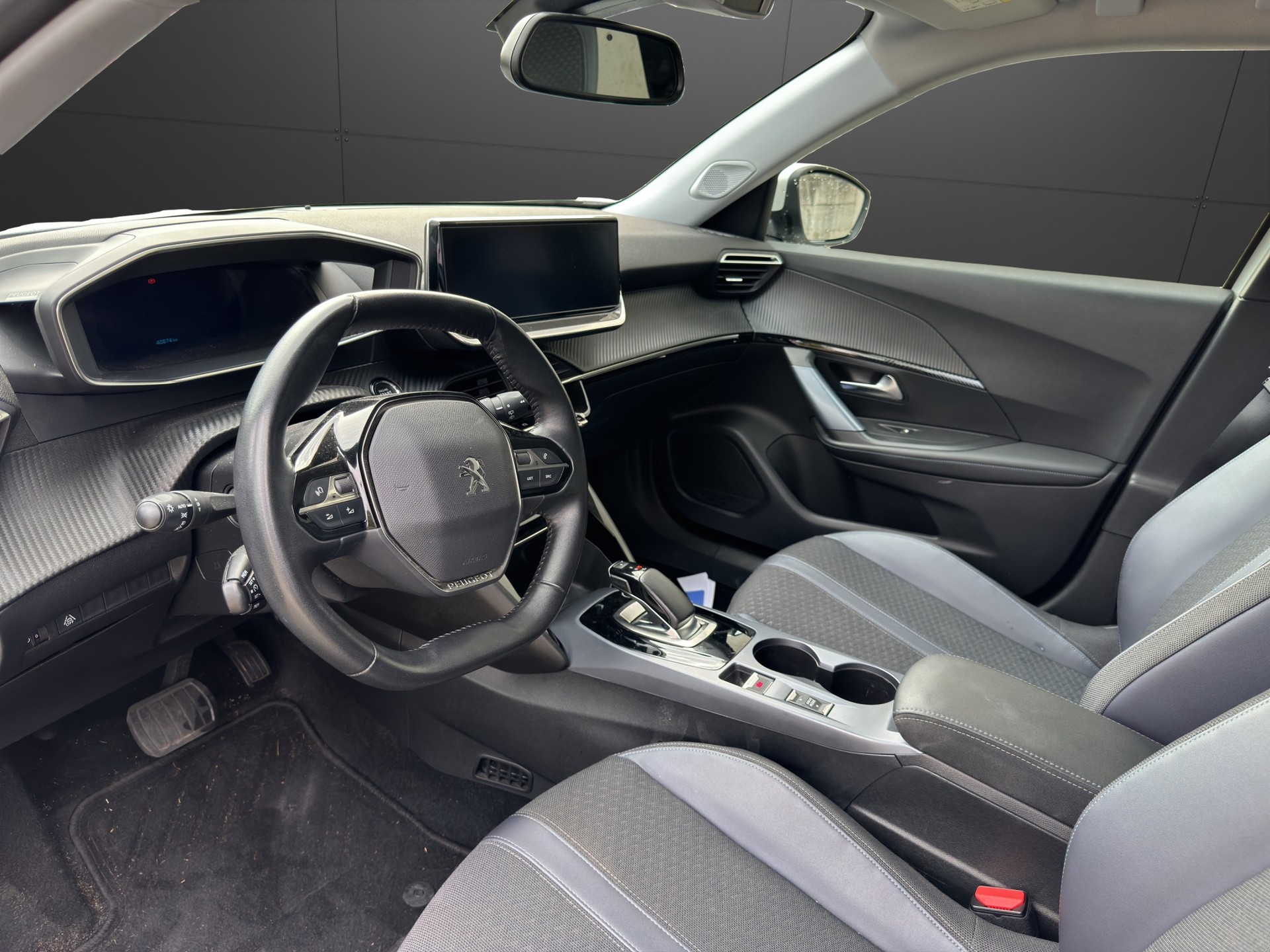 PEUGEOT 2008 e Allure-image-7