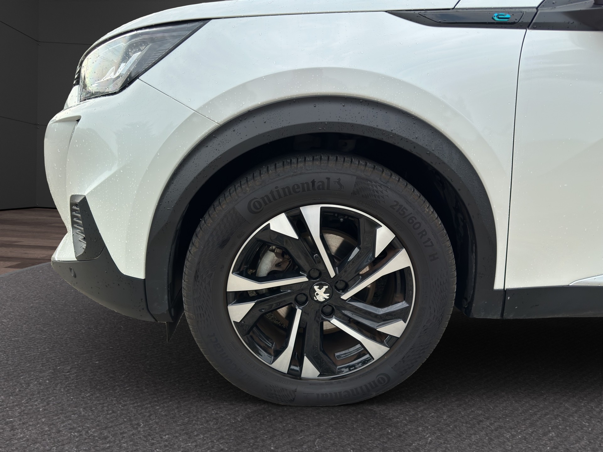 PEUGEOT 2008 e Allure-image-14