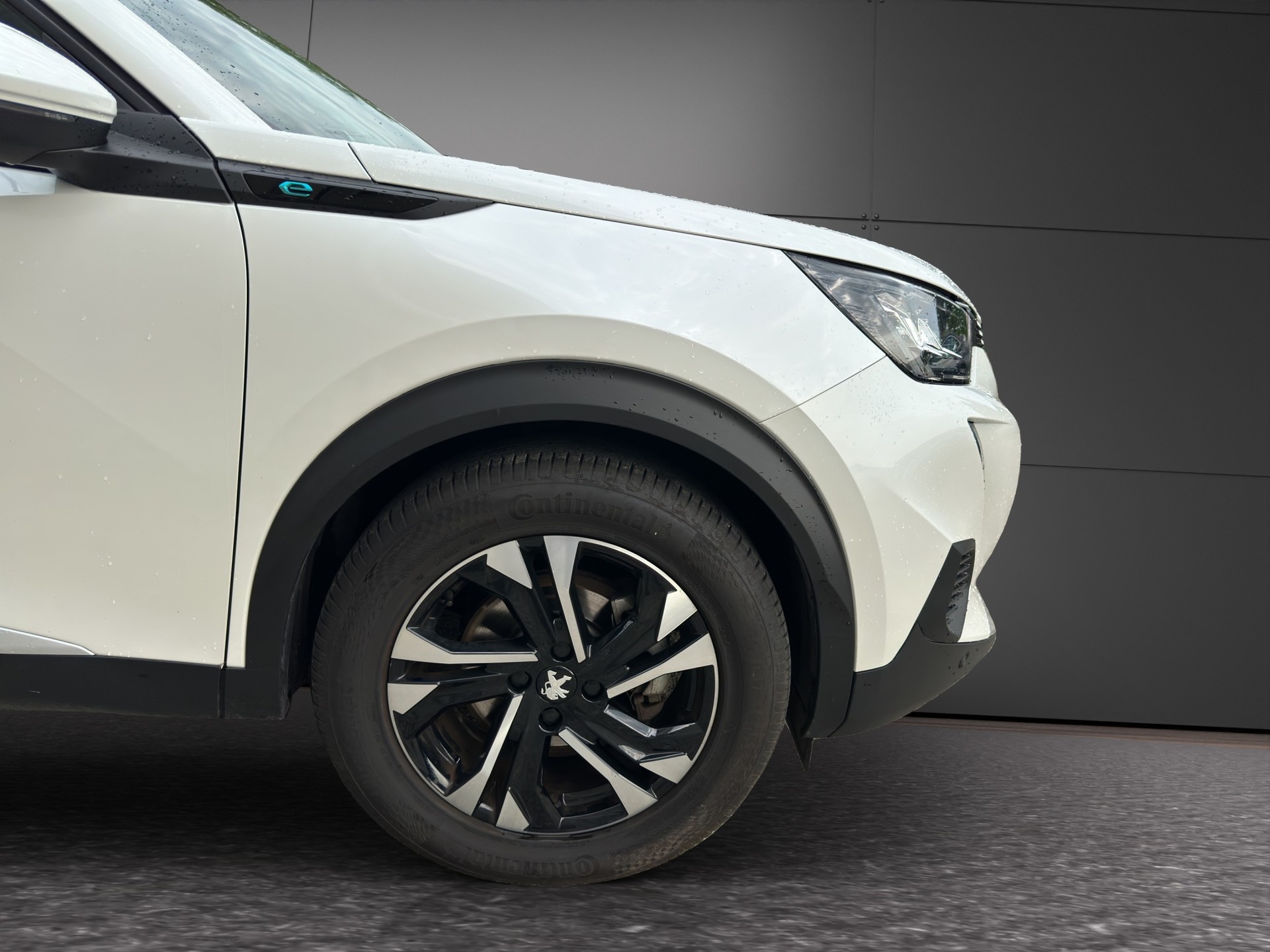 PEUGEOT 2008 e Allure-image-16