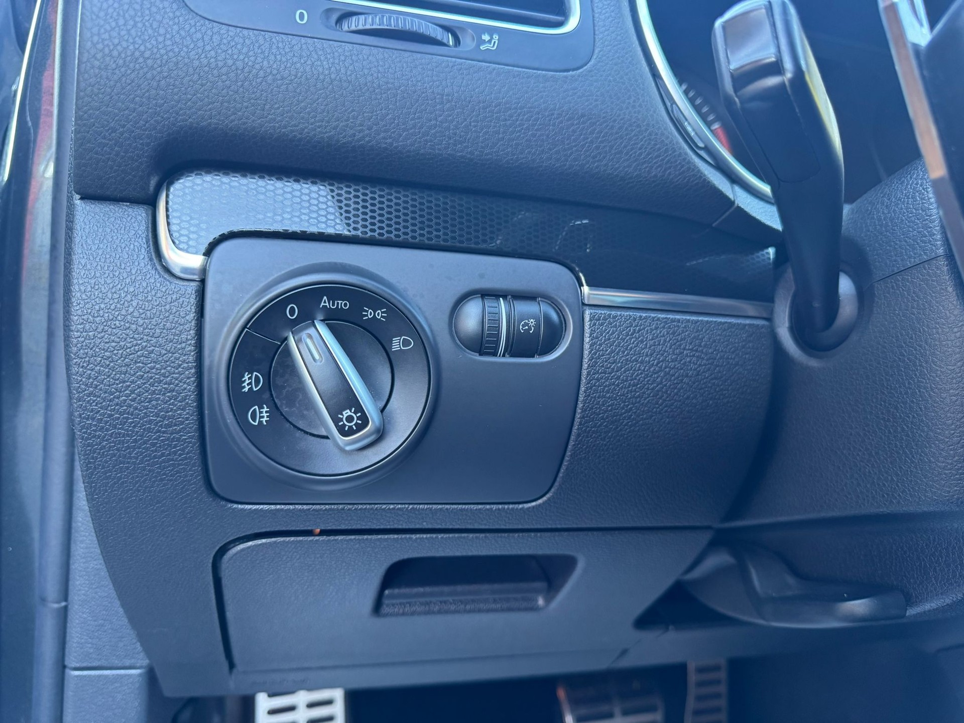 VW Golf 2.0 TSI GTI Edition 35 DSG-image-19