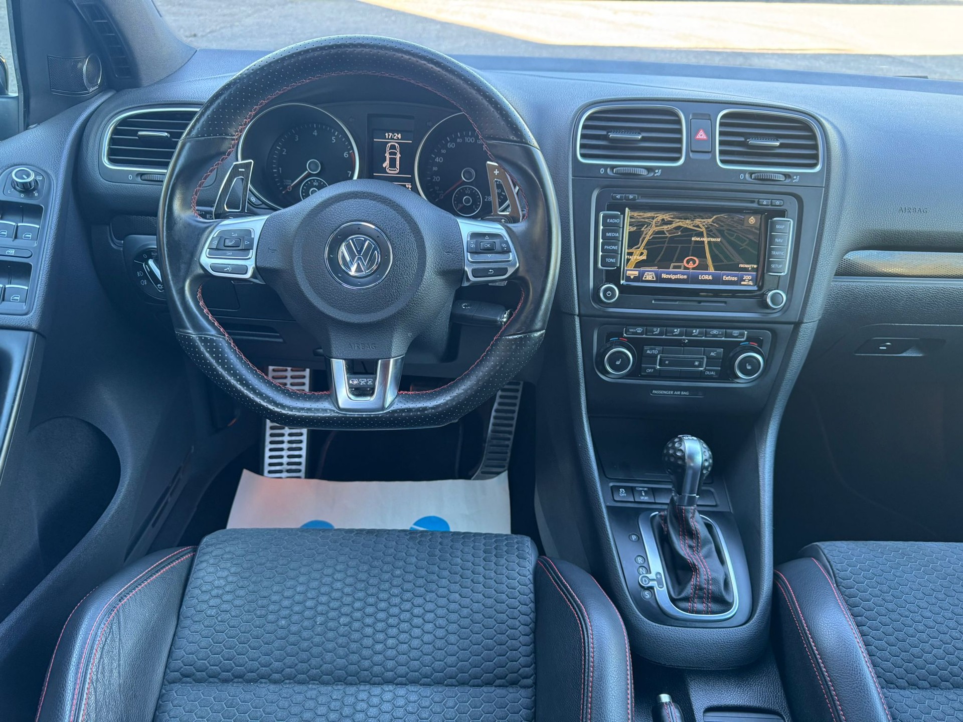 VW Golf 2.0 TSI GTI Edition 35 DSG-image-15