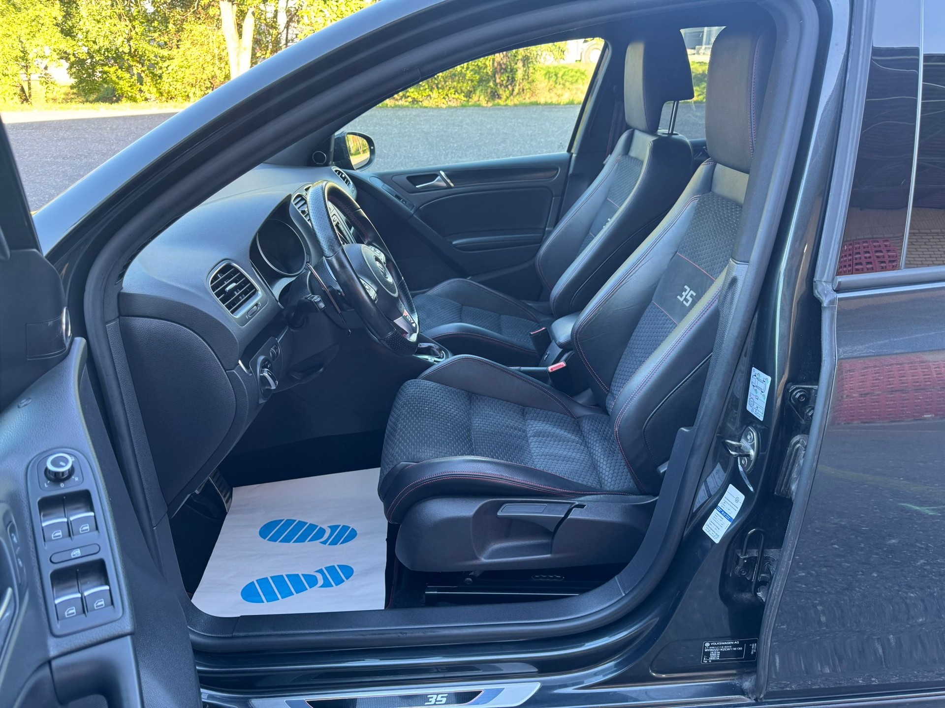 VW Golf 2.0 TSI GTI Edition 35 DSG-image-11