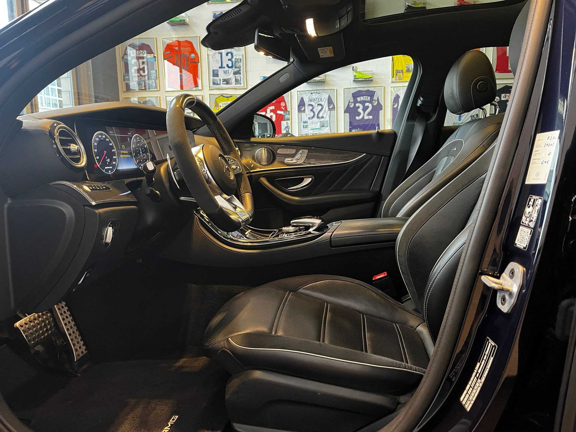 MERCEDES-BENZ E 63 AMG S 4 Matic-image-10
