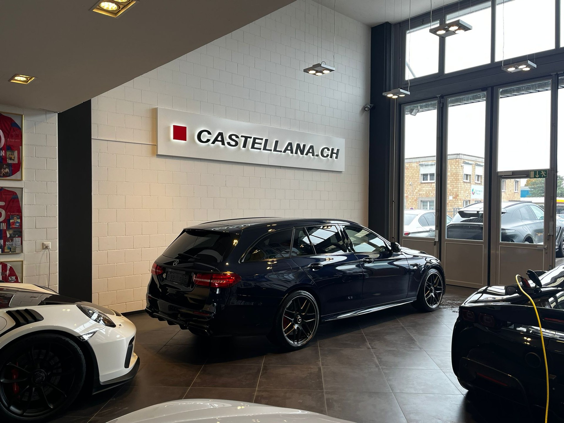 MERCEDES-BENZ E 63 AMG S 4 Matic-image-4