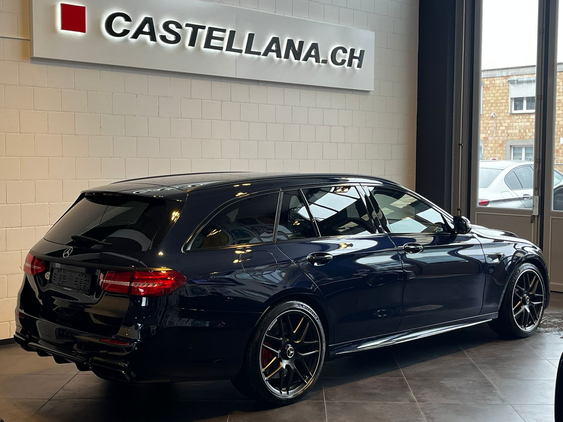 MERCEDES-BENZ E 63 AMG S 4 Matic-image-5