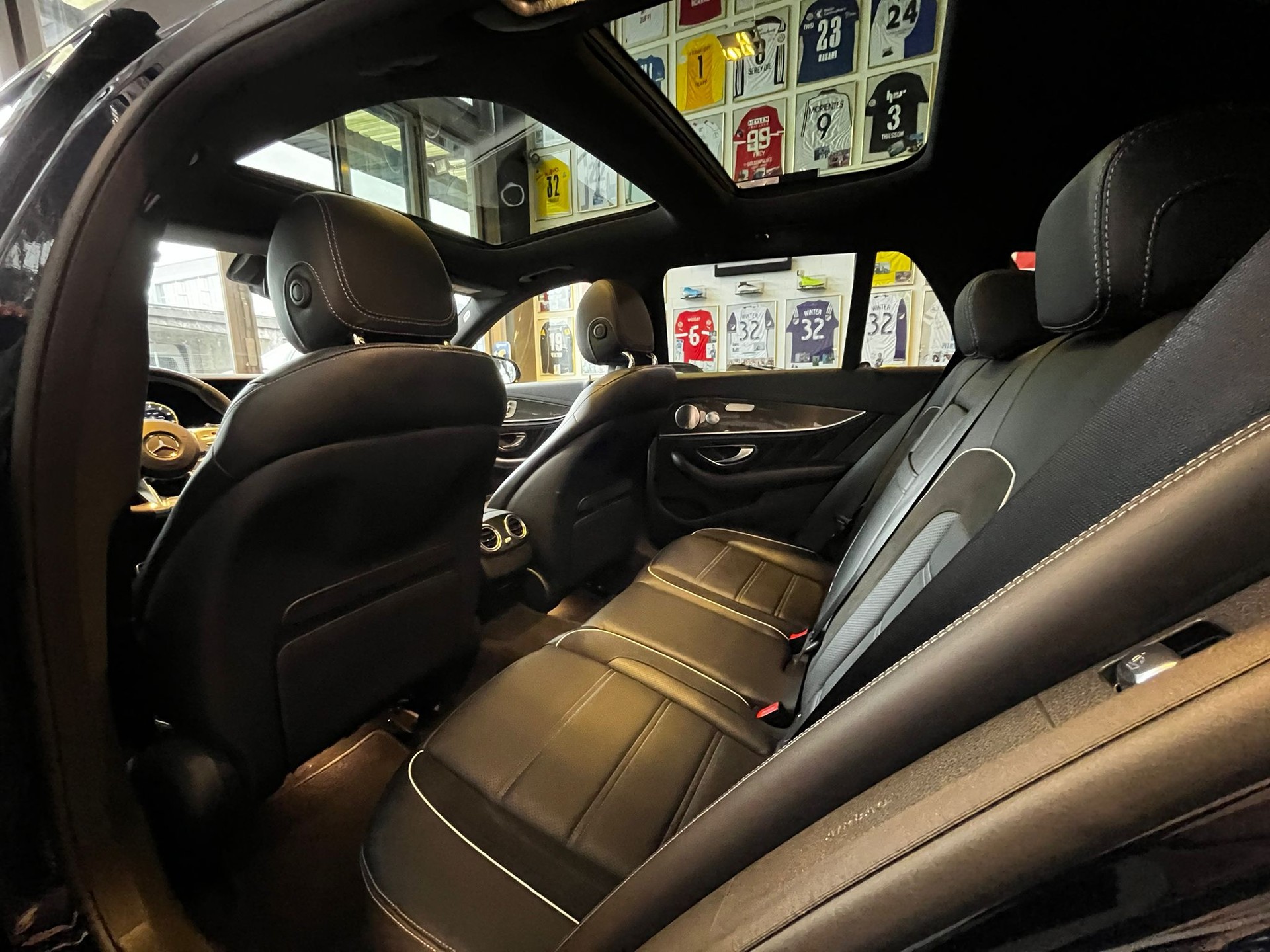 MERCEDES-BENZ E 63 AMG S 4 Matic-image-13