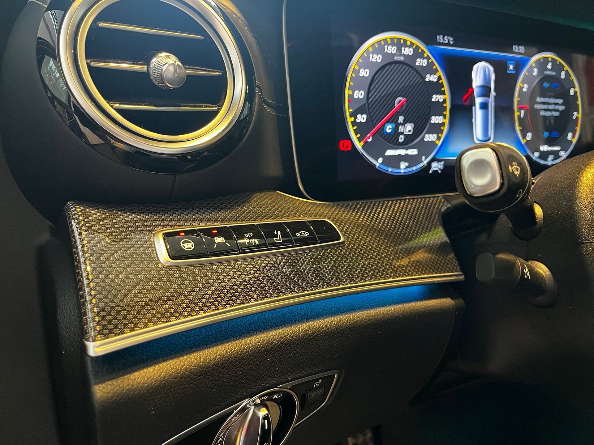 MERCEDES-BENZ E 63 AMG S 4 Matic-image-17