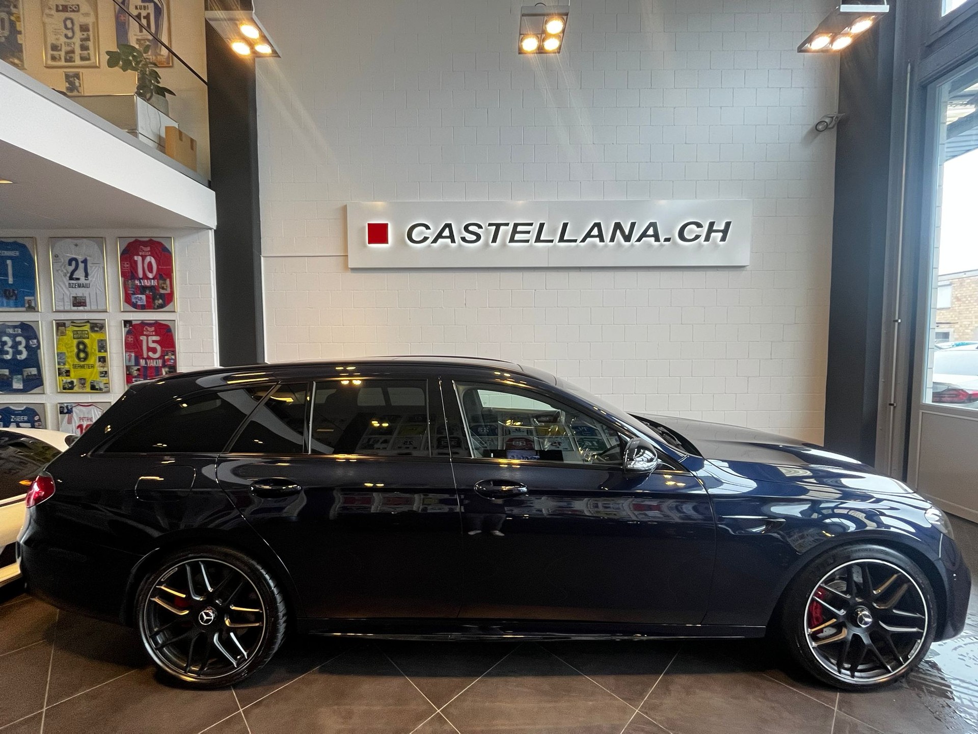 MERCEDES-BENZ E 63 AMG S 4 Matic-image-3