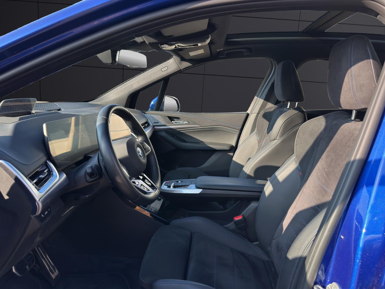 BMW 225e xDrive Active Tourer-image-1