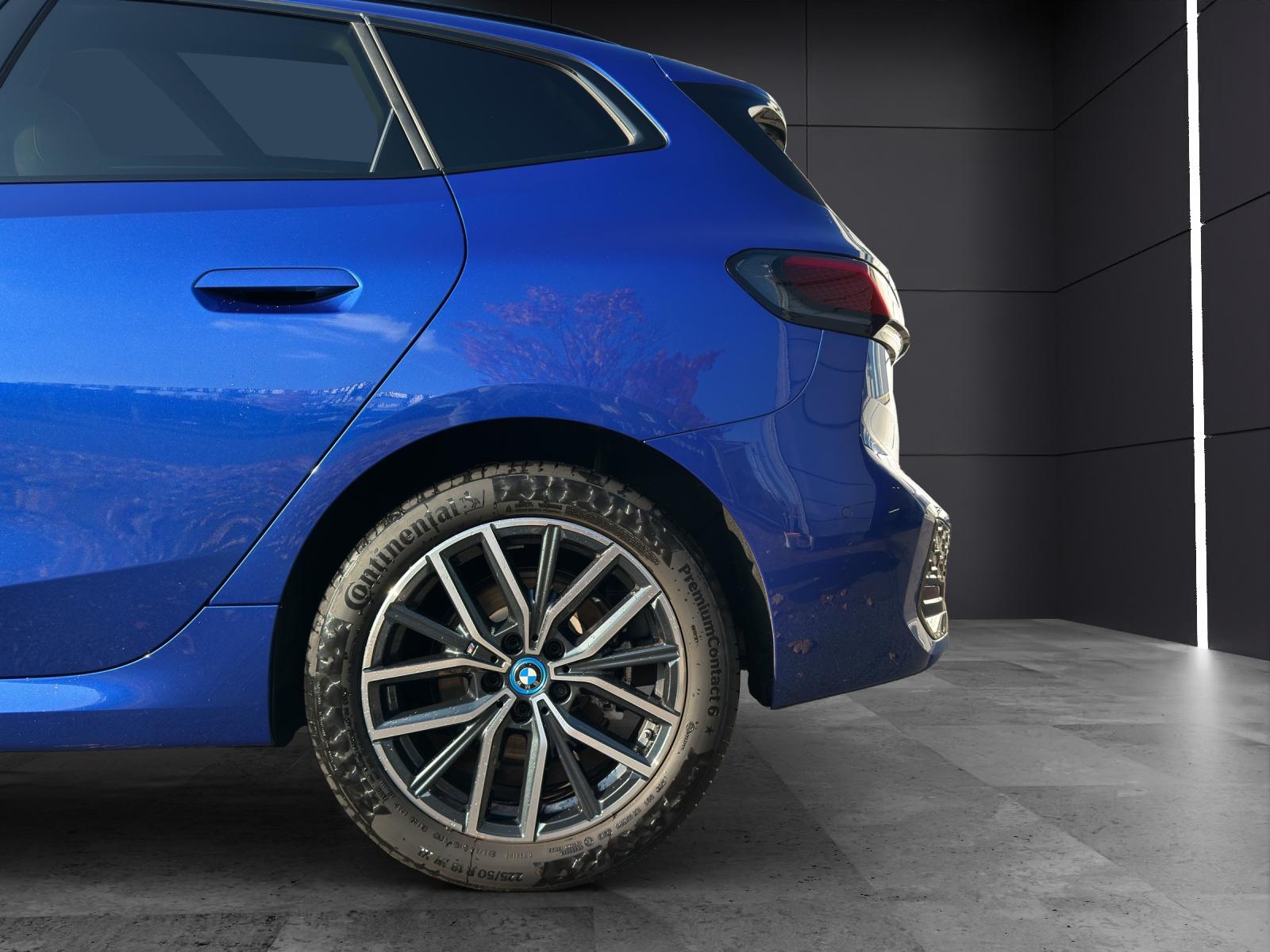 BMW 225e xDrive Active Tourer-image-6