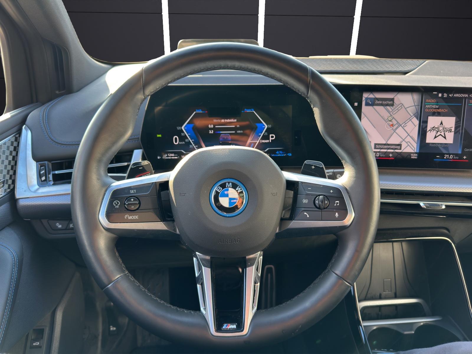 BMW 225e xDrive Active Tourer-image-14