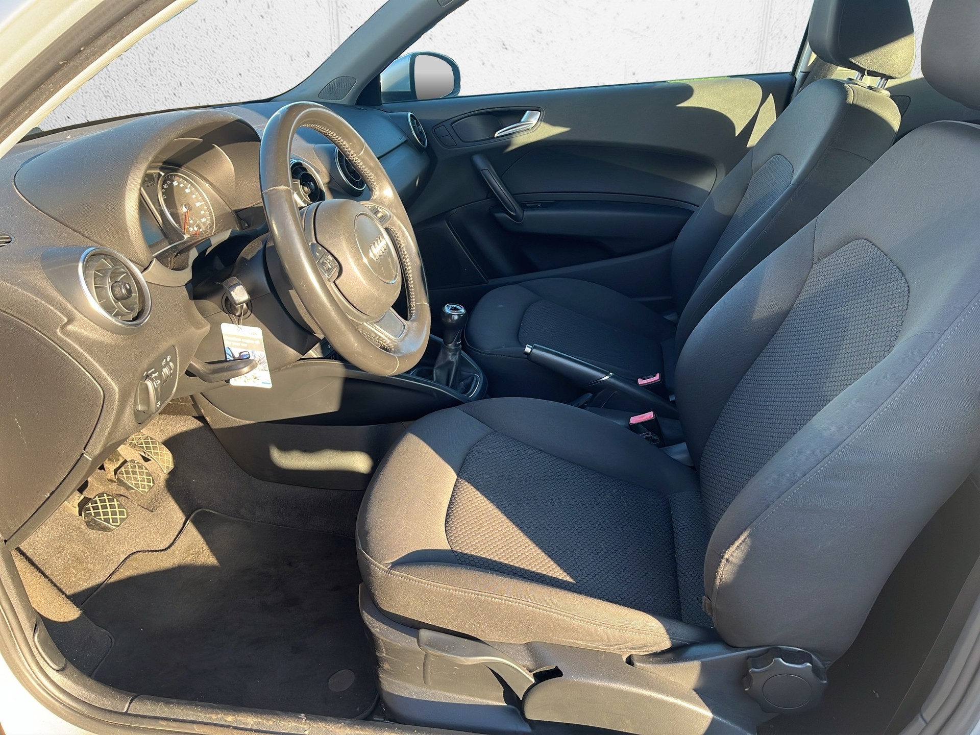 AUDI A1 1.2 TFSI Ambition-image-8