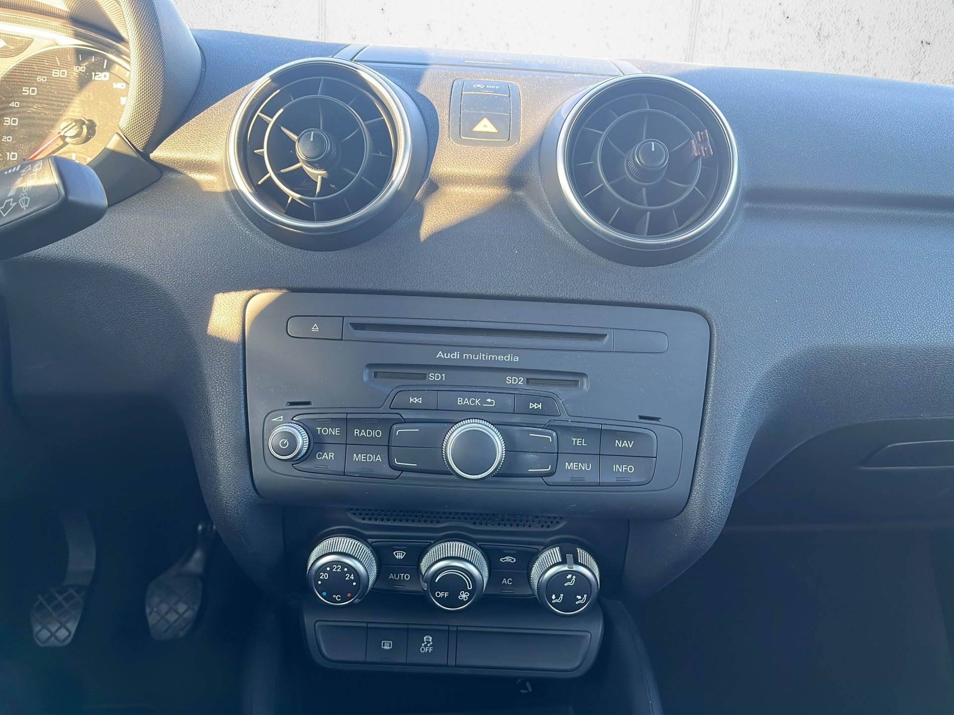 AUDI A1 1.2 TFSI Ambition-image-5