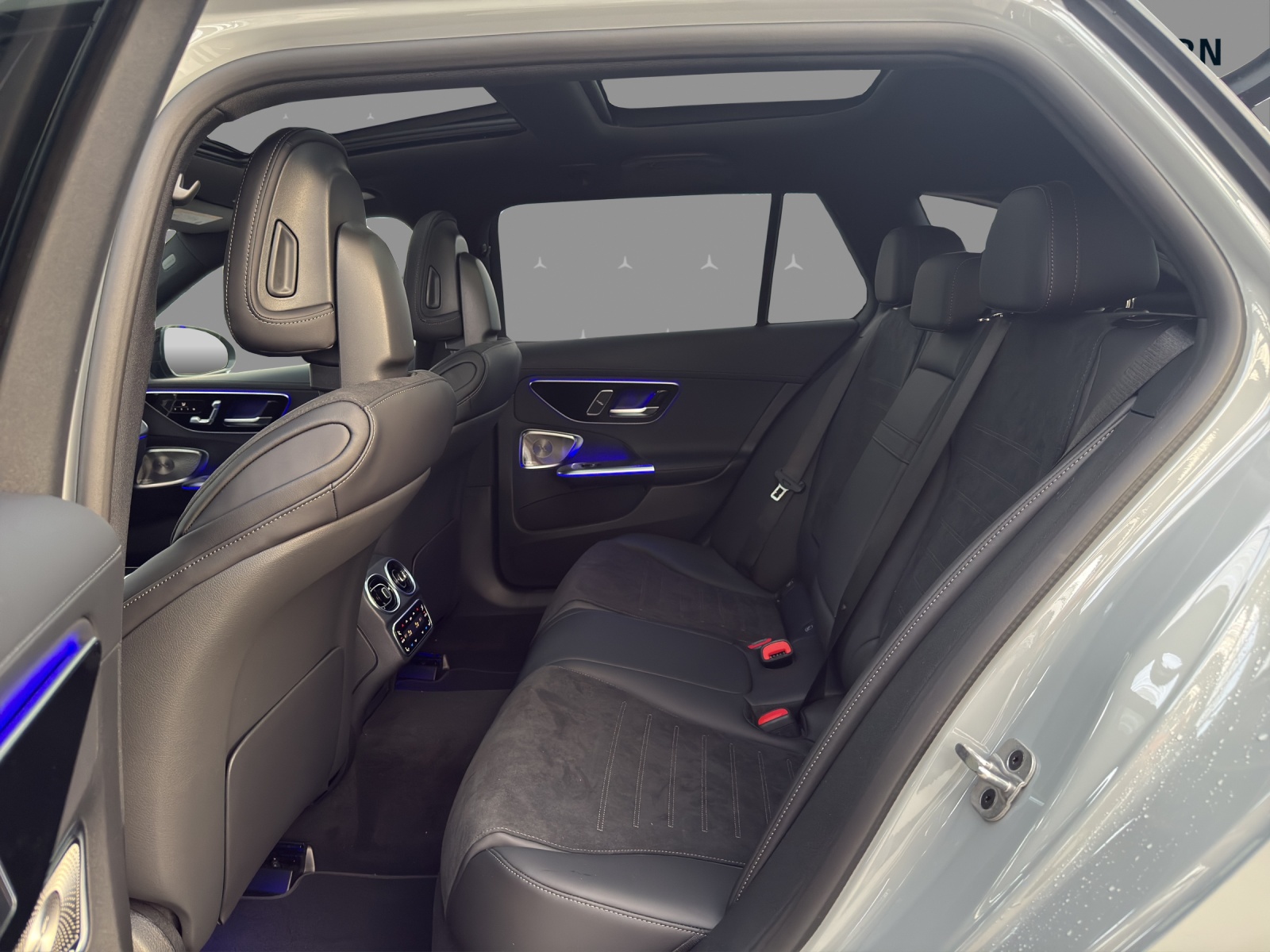 MERCEDES-BENZ C 220 d T 4 Matic Swiss Star-image-10