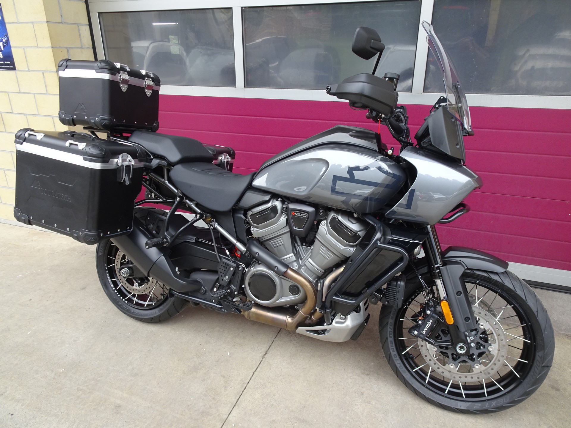 HARLEY-DAVIDSON RA Pan America 1250 Special-showroom-element-2