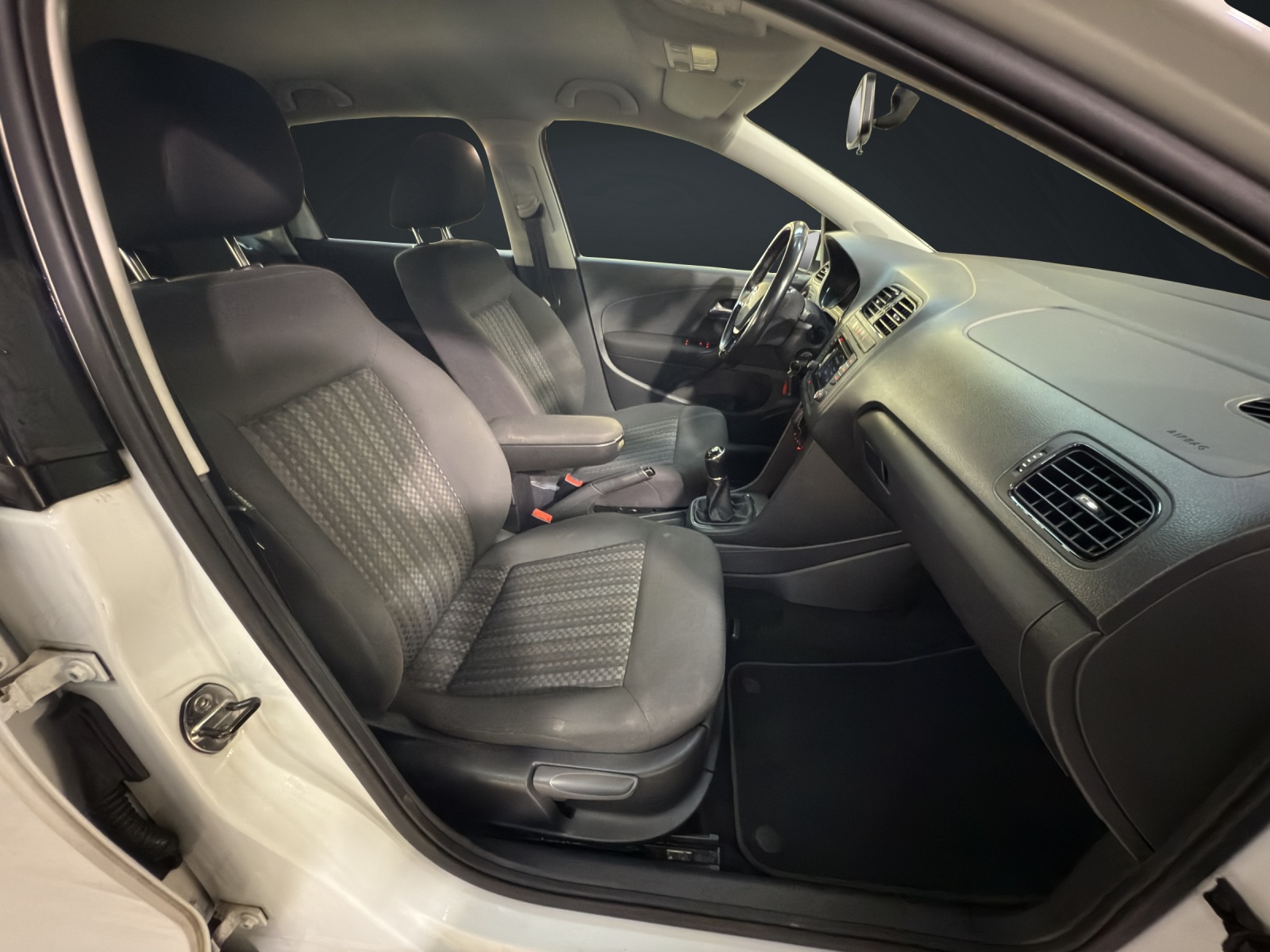 VW Polo 1.2 TSI BMT Trendline-image-12