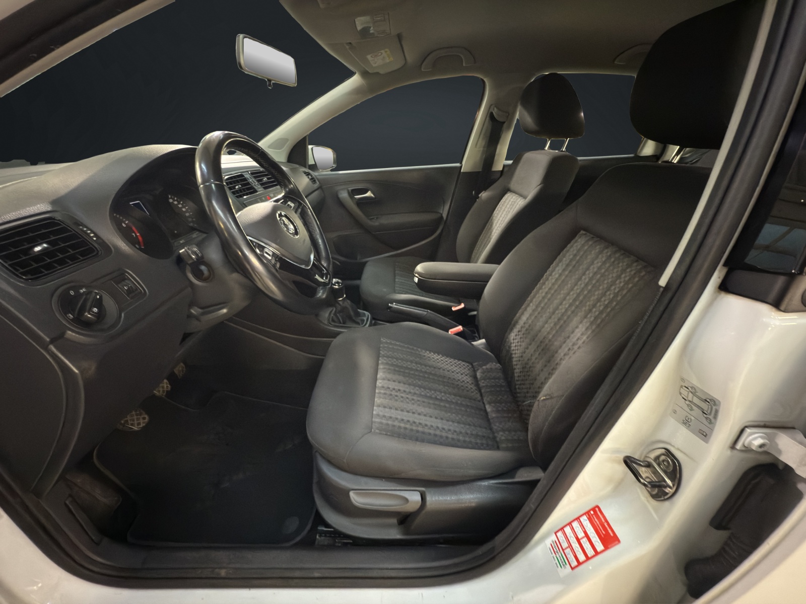 VW Polo 1.2 TSI BMT Trendline-image-11