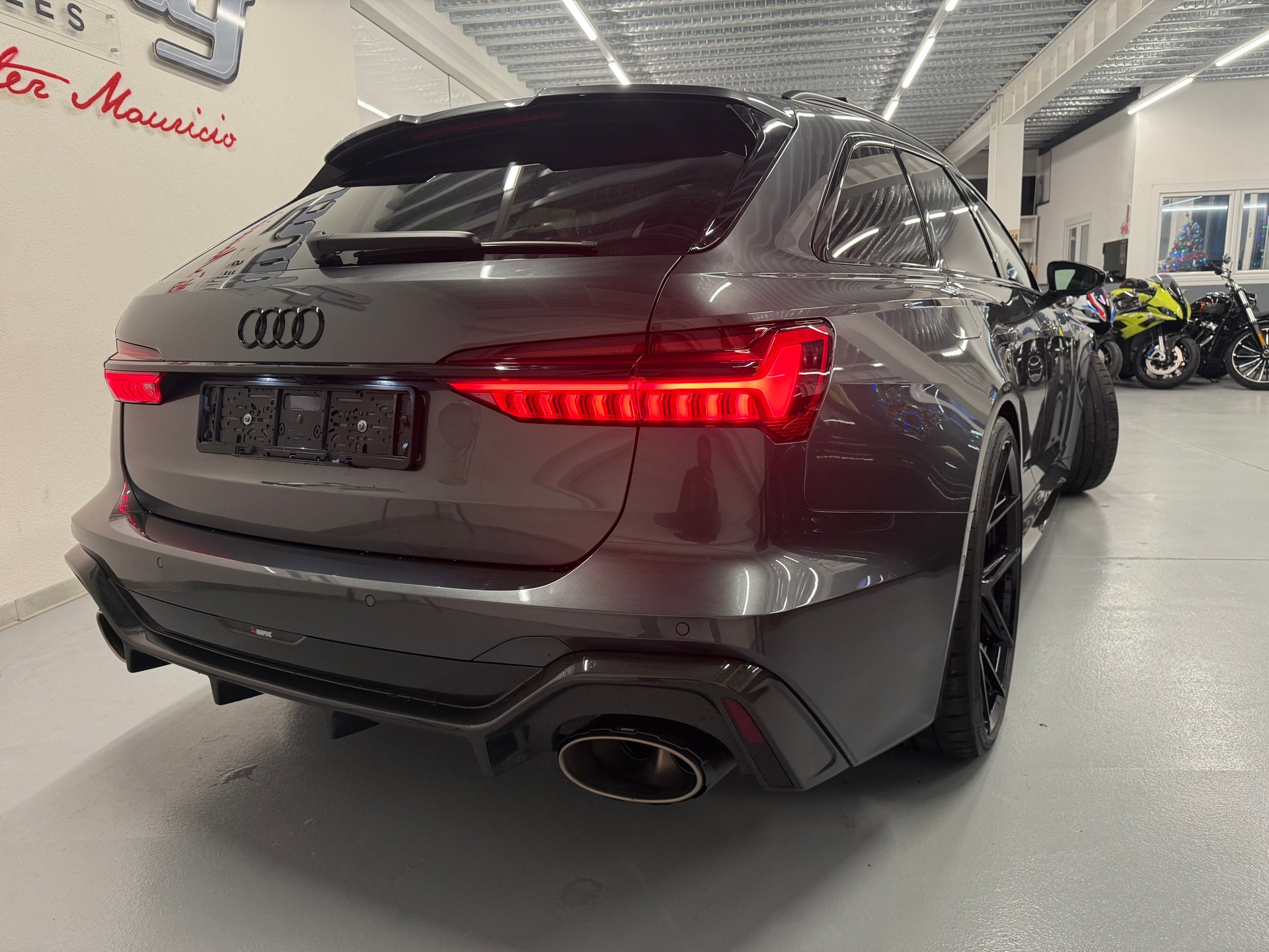 AUDI RS6 Avant 4.0 TFSI V8 Vossen 23 Akrapovic H&R quattro-image-7