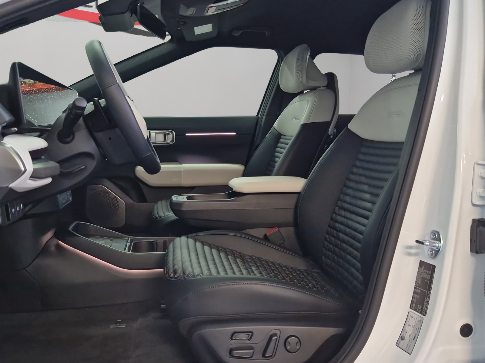 KIA EV4 81,4 kWh GT-Line / 0.00% Leasing-Aktion / CH-Fahrzeug mit 7-Jahre oder 150'000 KM Herstellergarantie-image-8