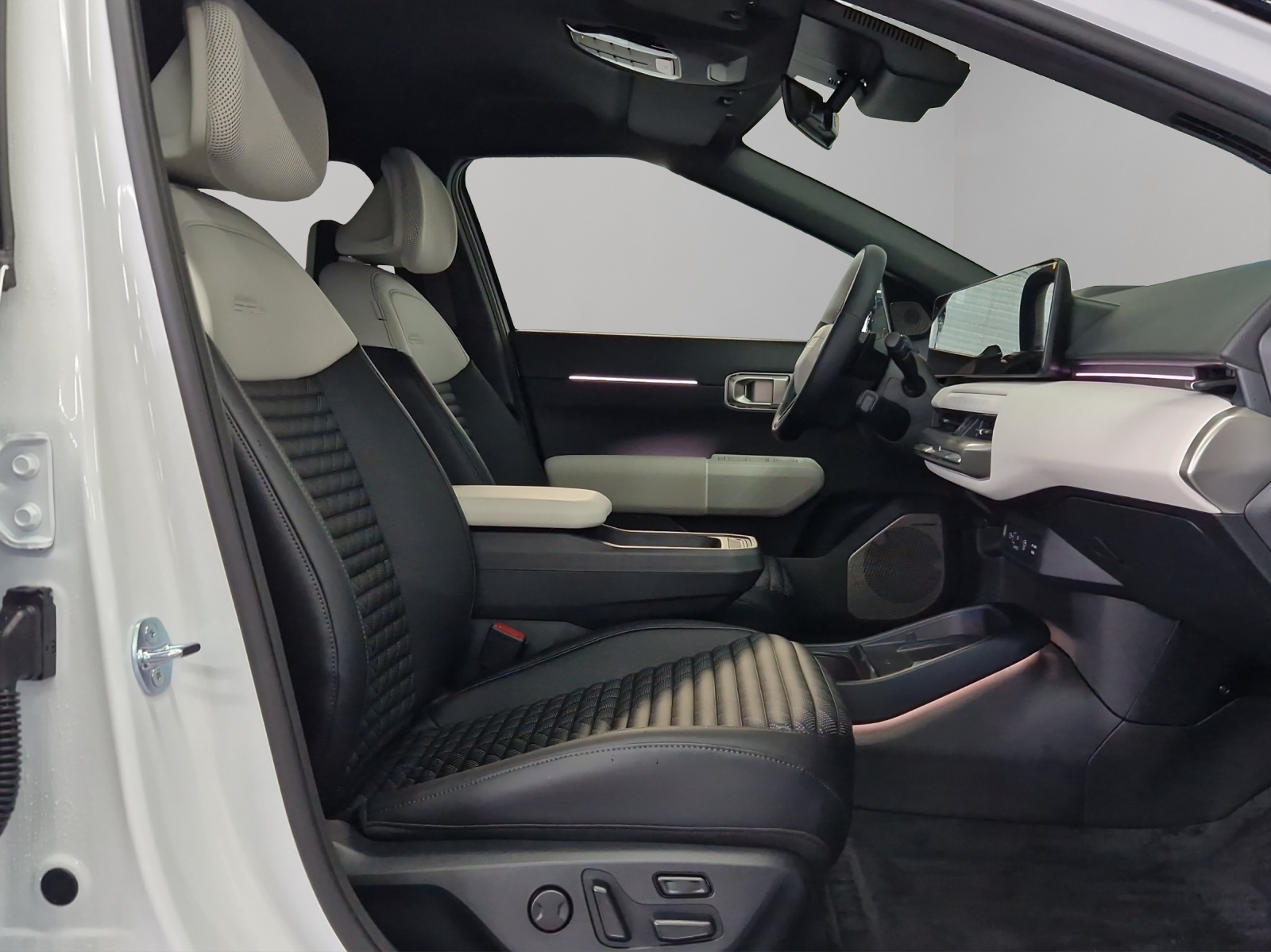KIA EV4 81,4 kWh GT-Line / 0.00% Leasing-Aktion / CH-Fahrzeug mit 7-Jahre oder 150'000 KM Herstellergarantie-image-9