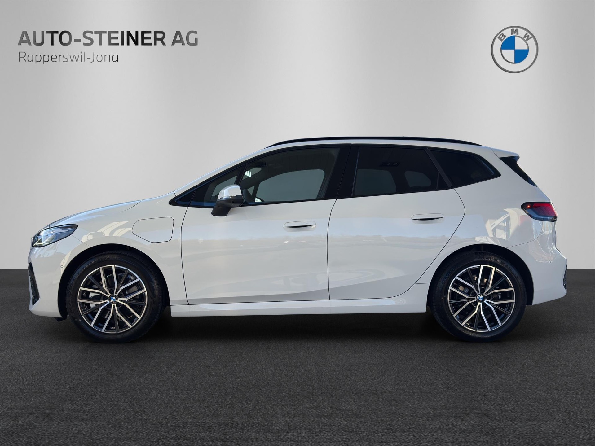 BMW 230e xDrive Active Tourer M Sport-image-1