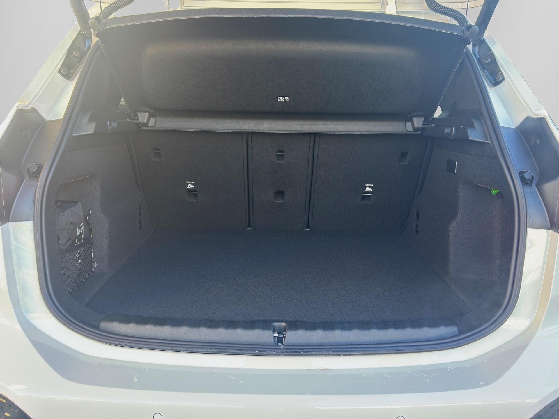 BMW 230e xDrive Active Tourer M Sport-image-18