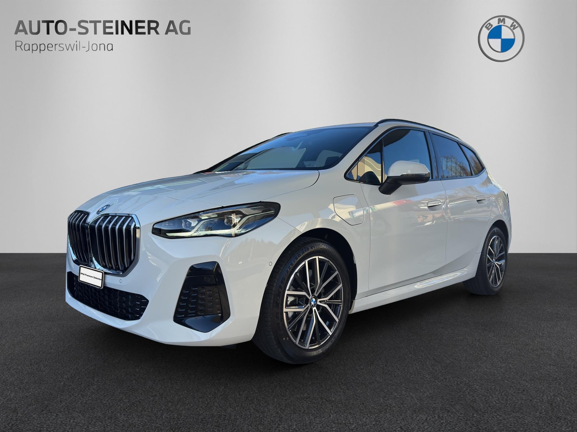 BMW 230e xDrive Active Tourer M Sport-image-0