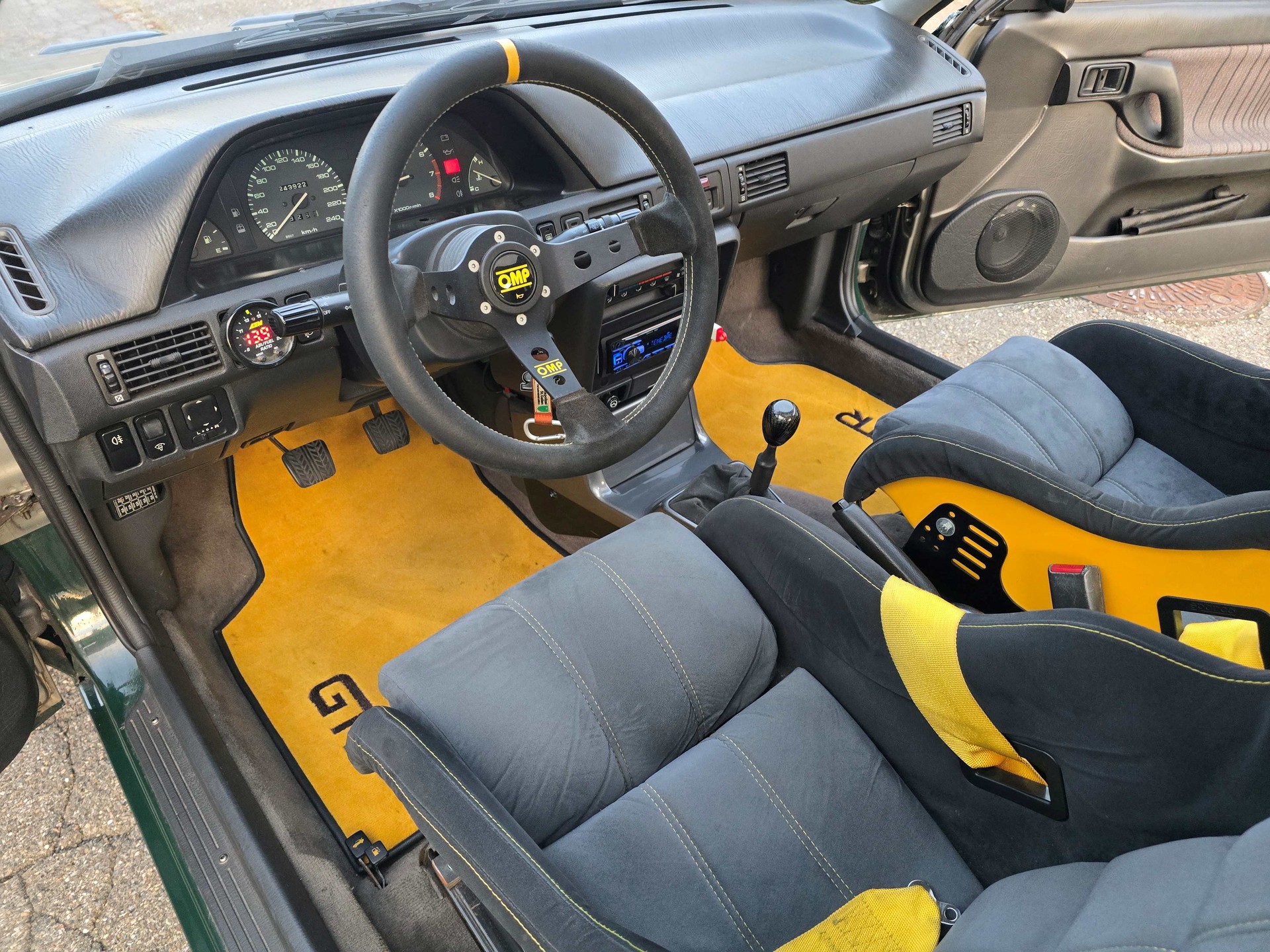MAZDA 323 1.8i 16V GT-R 4WD-image-11