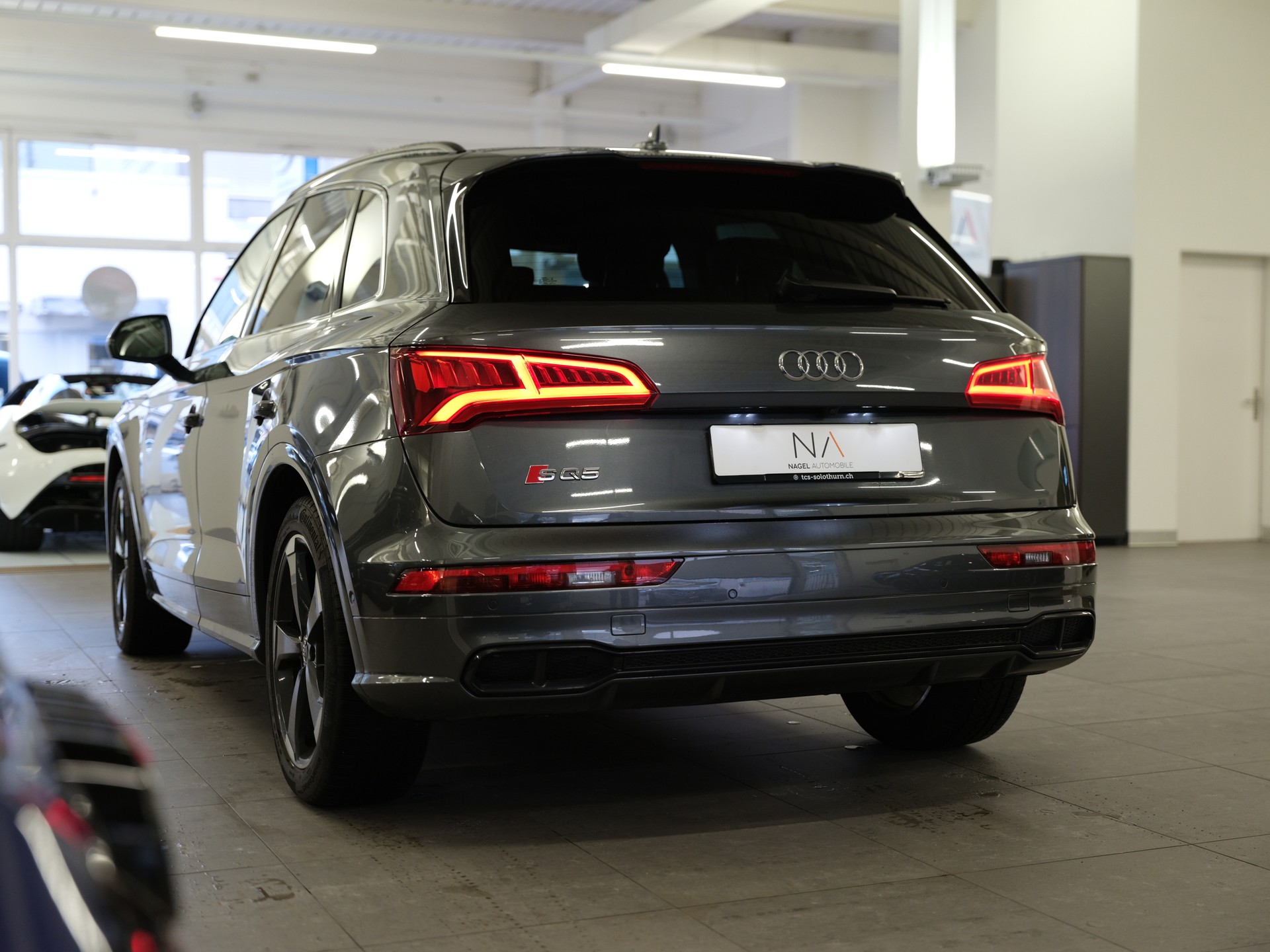 AUDI SQ5 3.0 TFSI quattro S-tronic-image-4