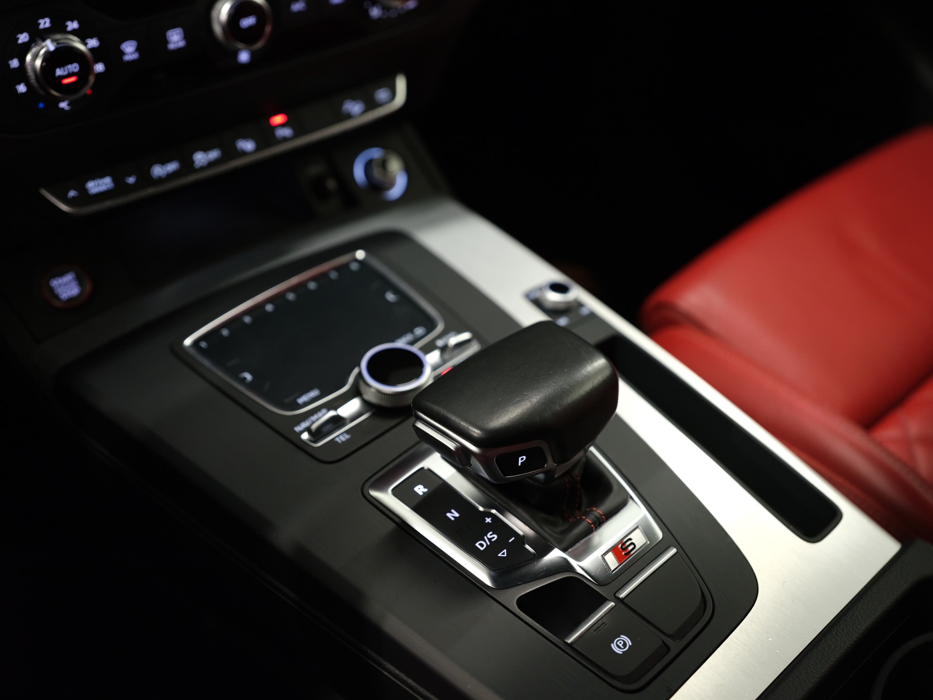 AUDI SQ5 3.0 TFSI quattro S-tronic-image-25