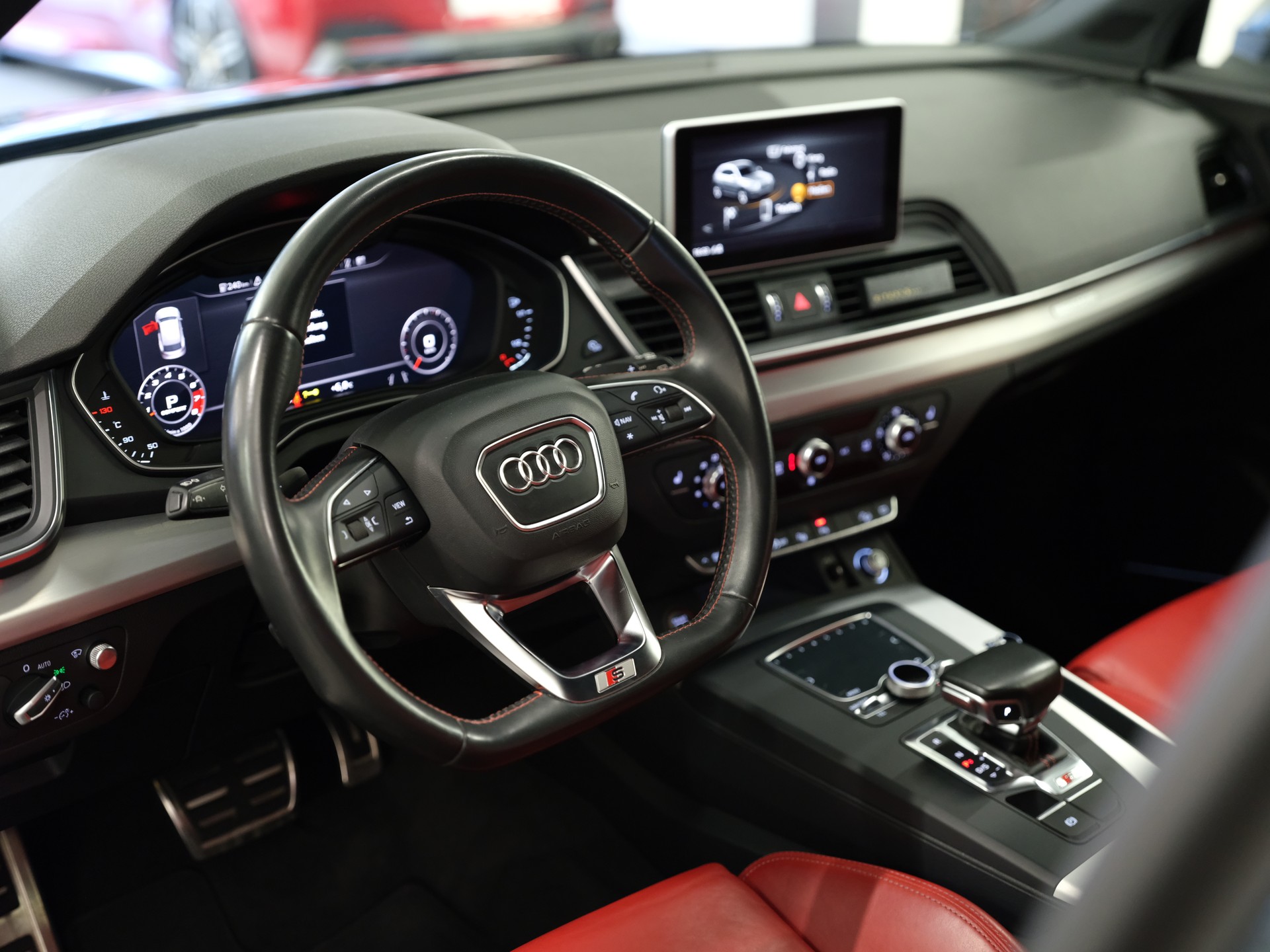 AUDI SQ5 3.0 TFSI quattro S-tronic-image-19
