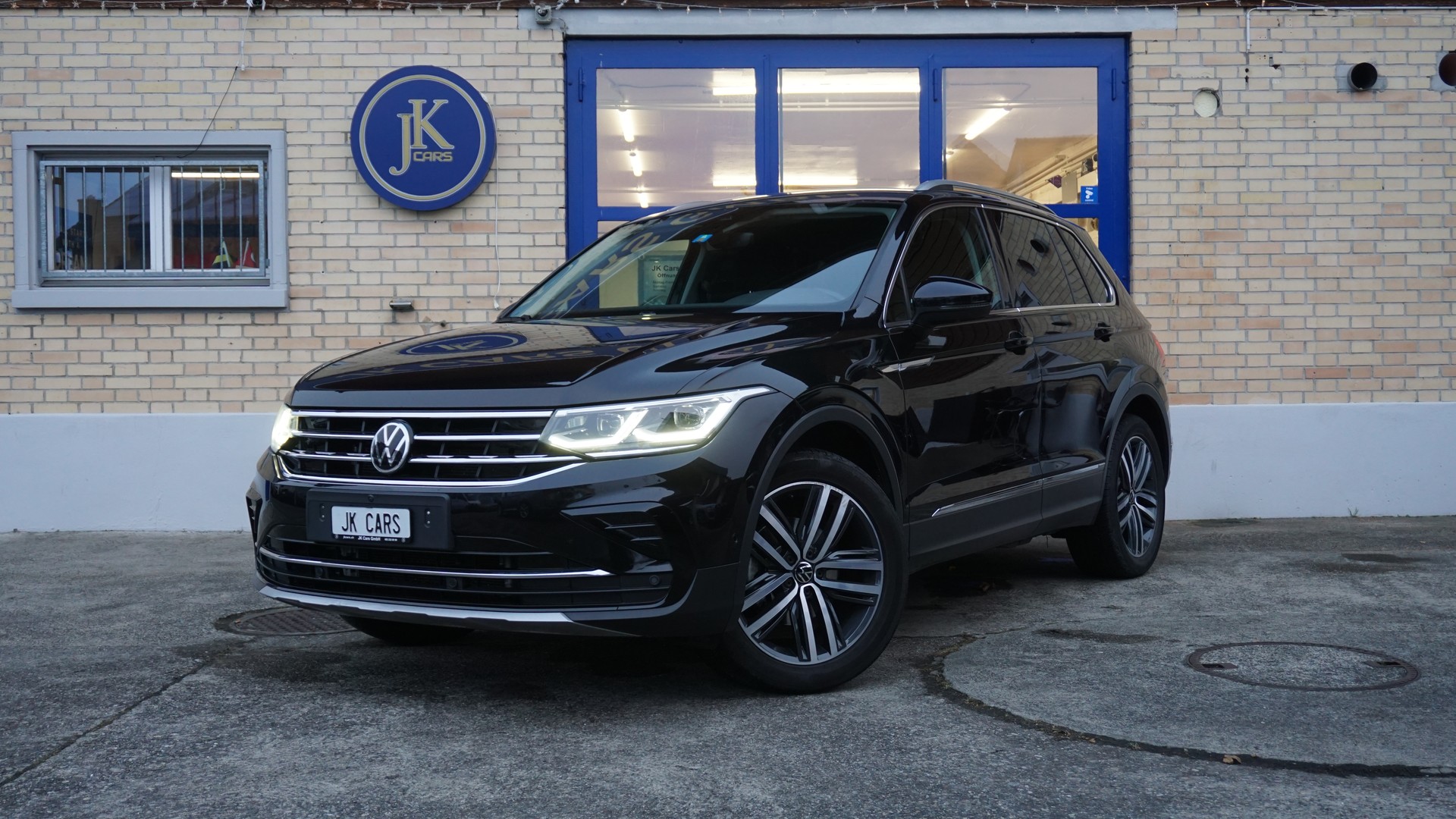 VW Tiguan 2.0 TDI SCR Elegance DSG-showroom-element-1