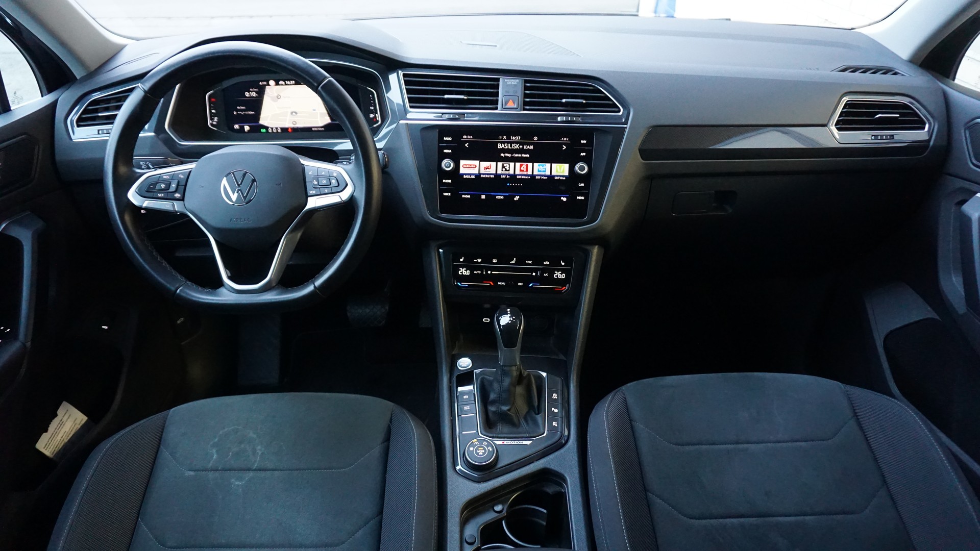 VW Tiguan 2.0 TDI SCR Elegance DSG-image-12