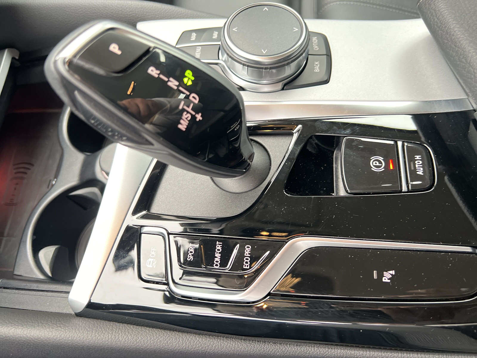 BMW 530d xDrive 48V Touring Steptronic📍-image-15