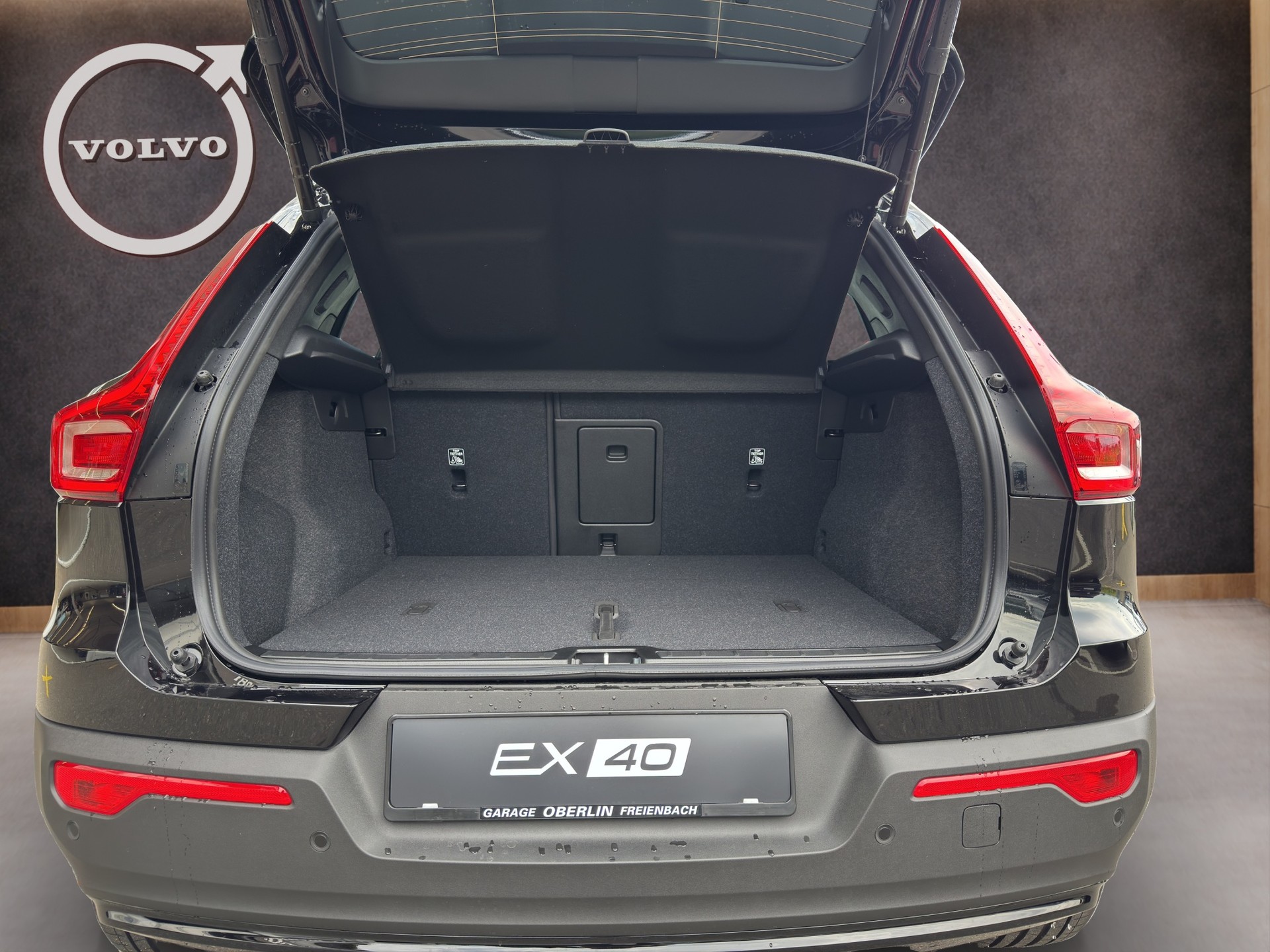 VOLVO EX40 Twin Black Edition AWD-image-13