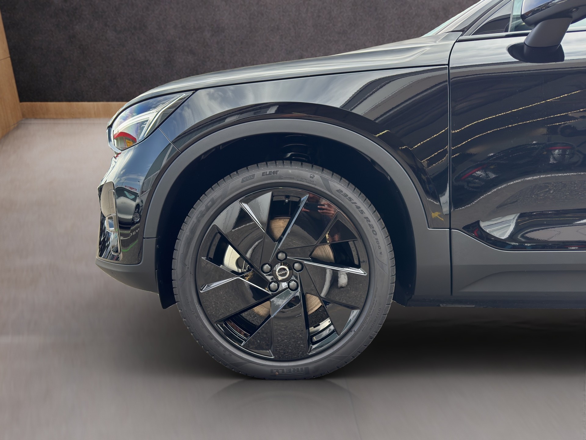 VOLVO EX40 Twin Black Edition AWD-image-9