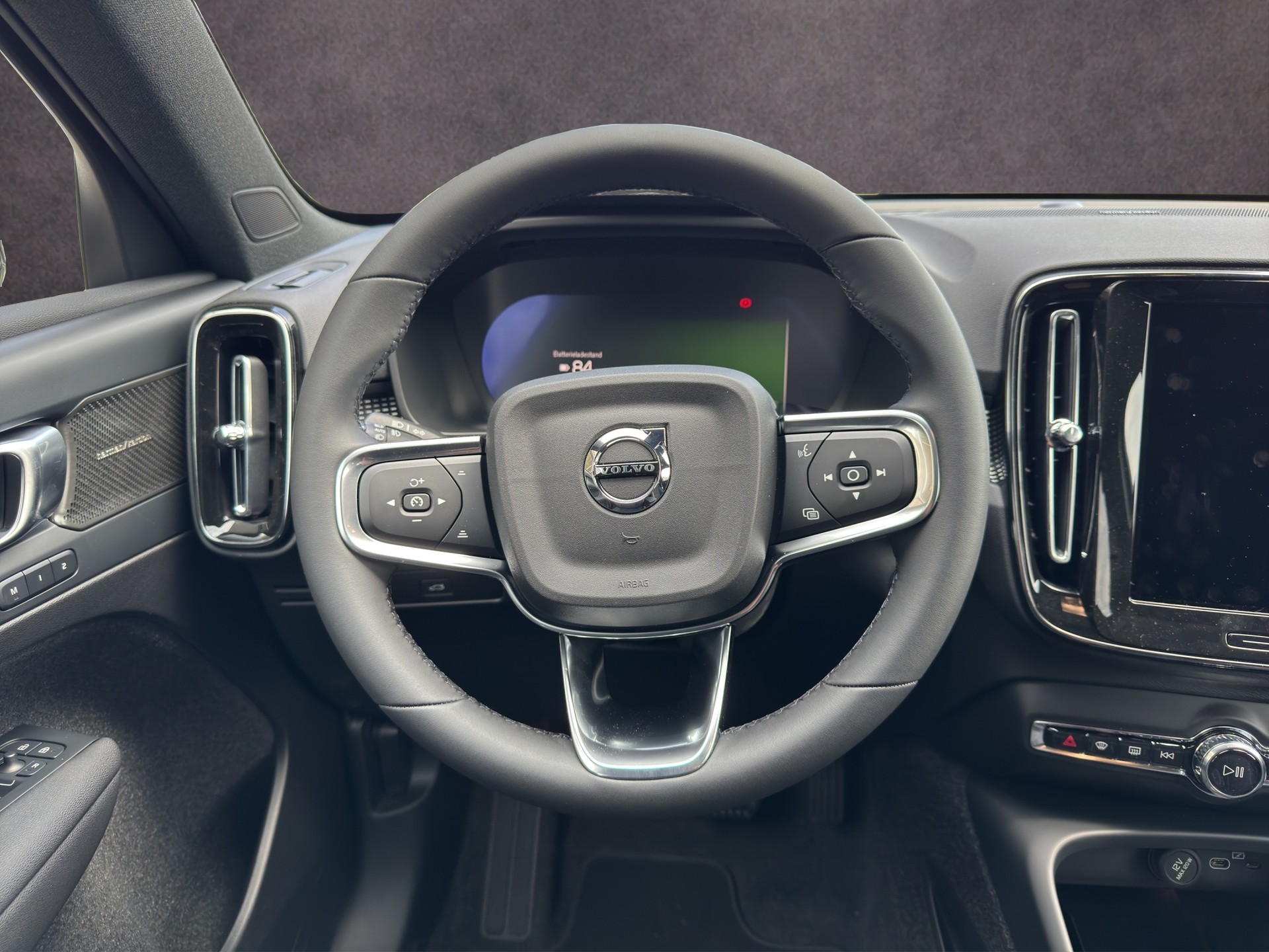 VOLVO EX40 Twin Black Edition AWD-image-14