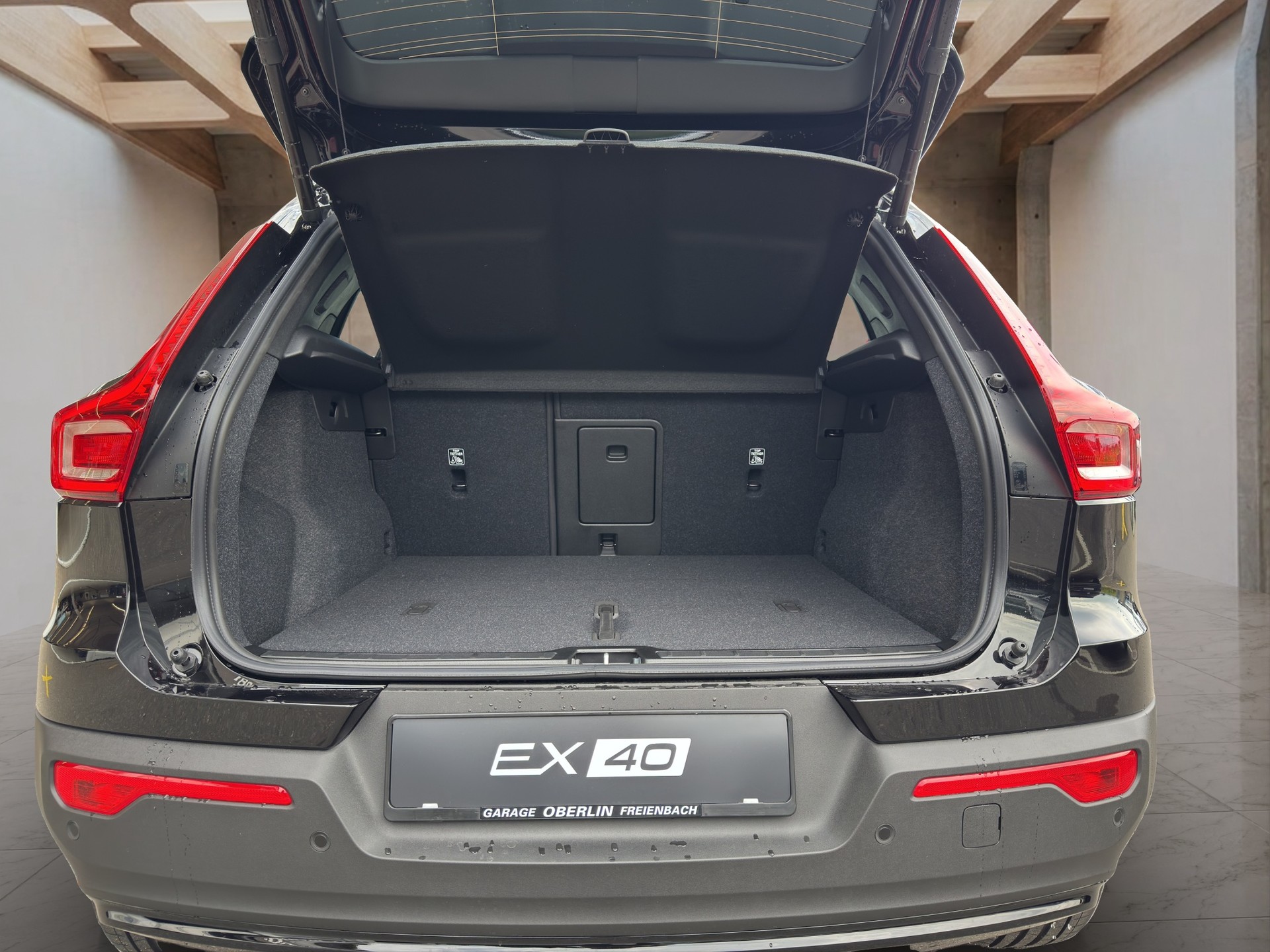 VOLVO EX40 Twin Black Edition AWD-image-12