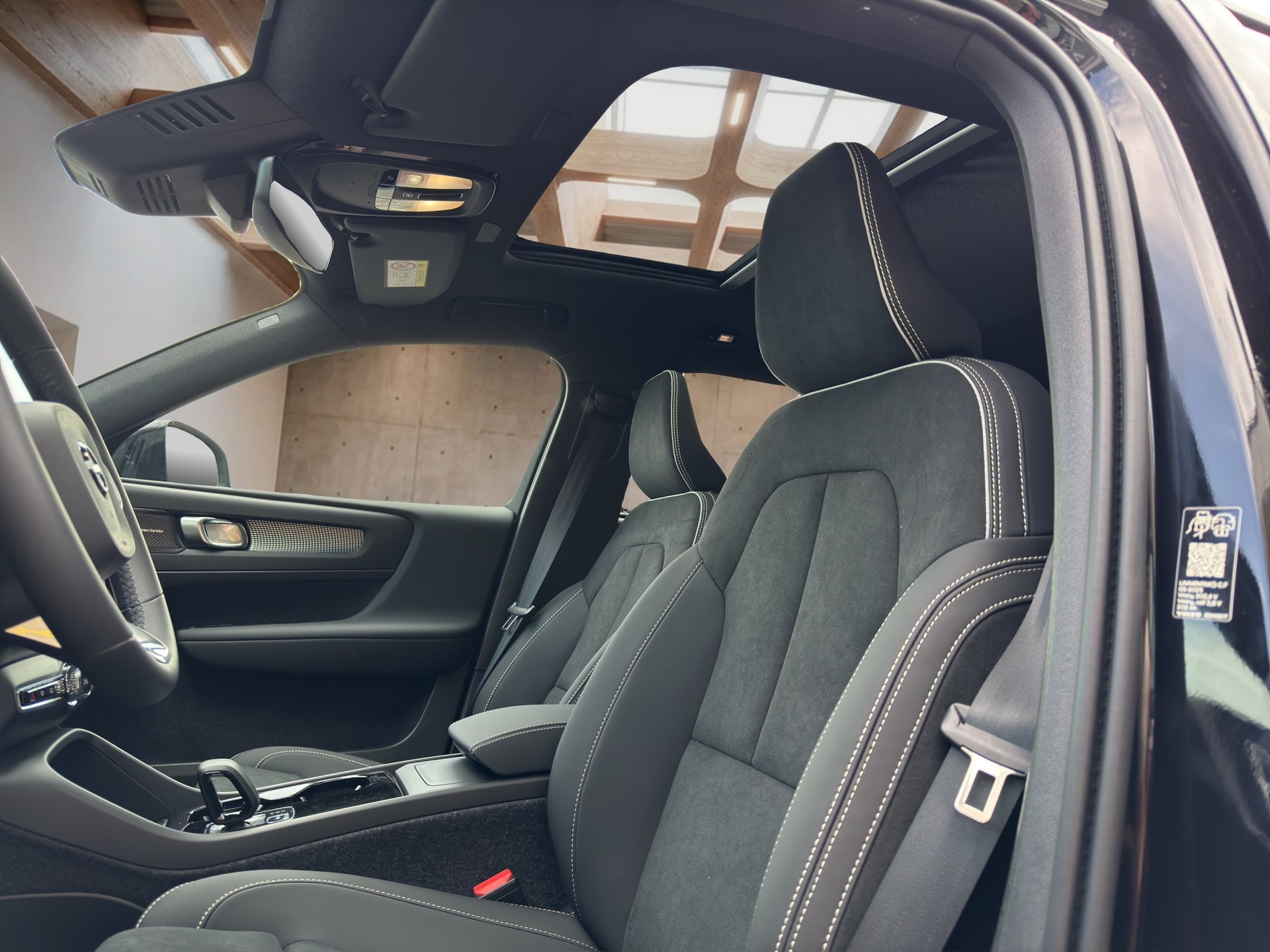 VOLVO EX40 Twin Black Edition AWD-image-13