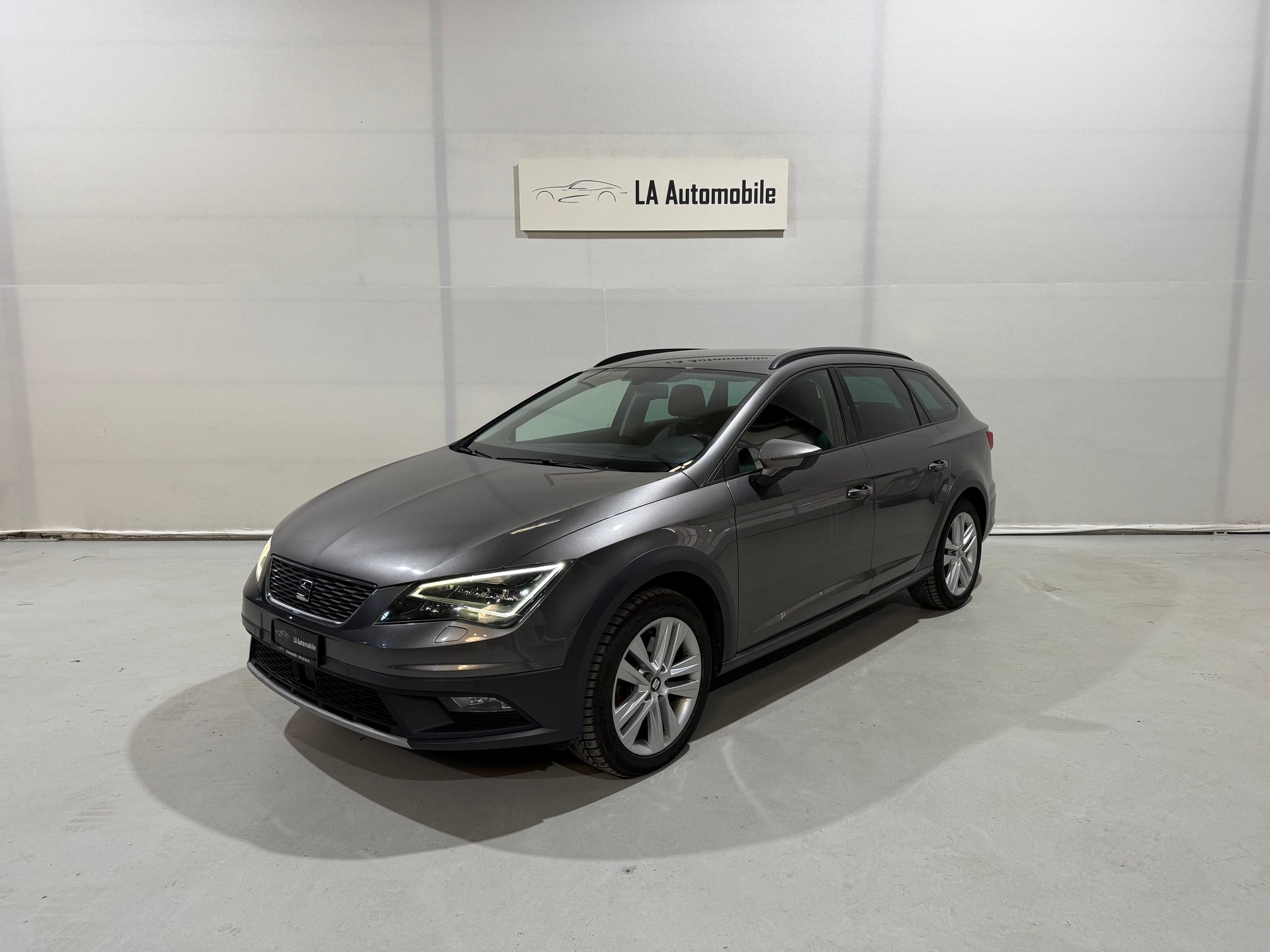 SEAT Leon ST 2.0 TDI X-Perience 4Drive DSG-image-0
