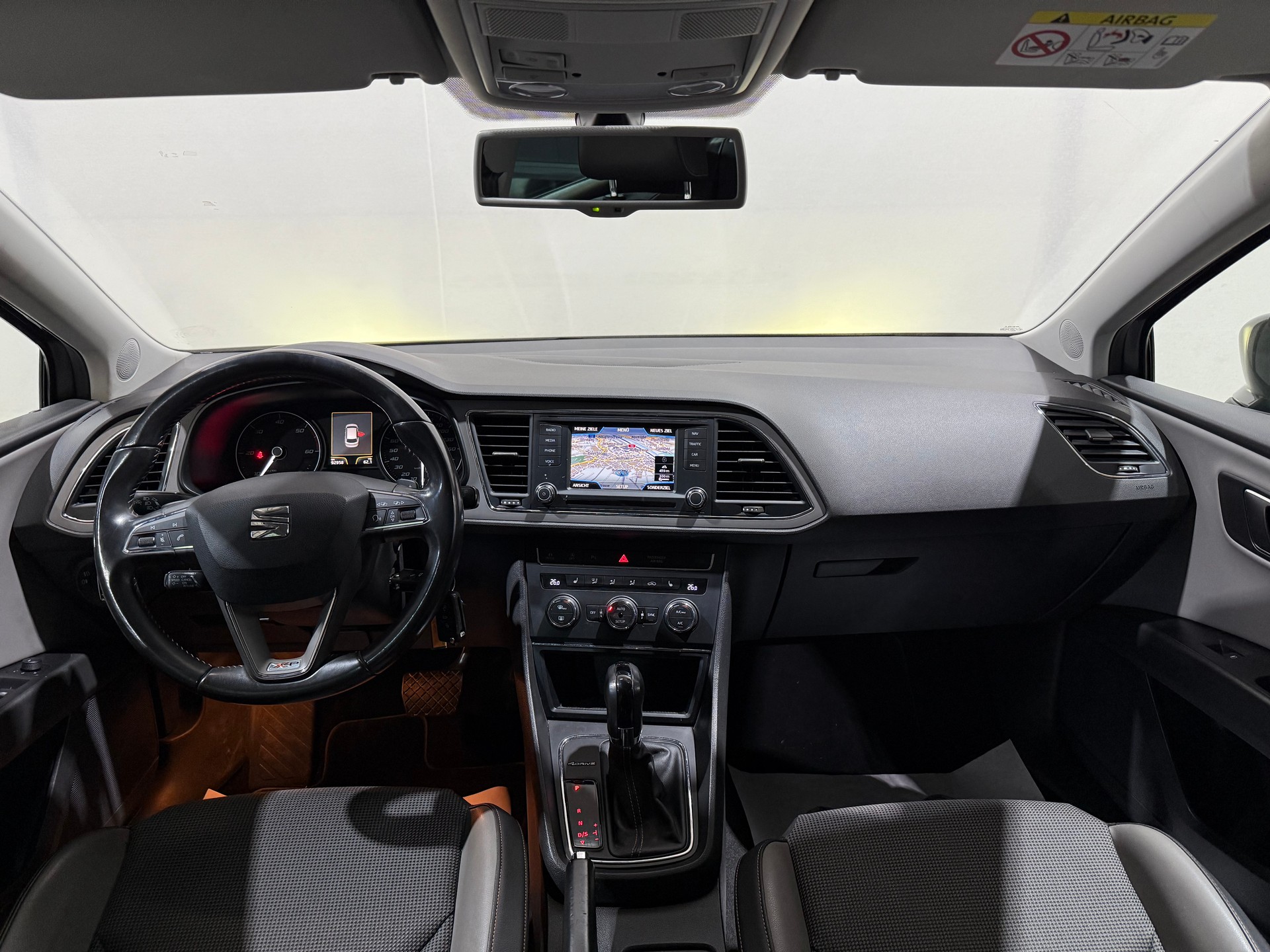 SEAT Leon ST 2.0 TDI X-Perience 4Drive DSG-image-11