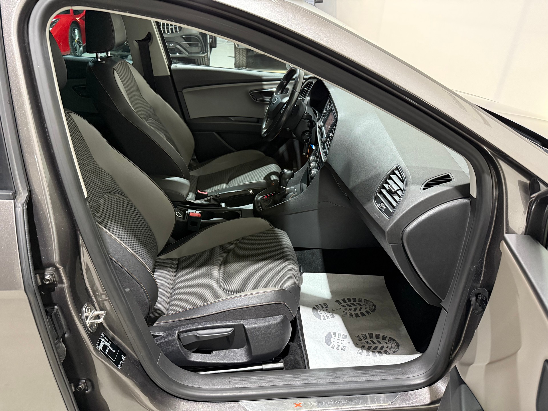 SEAT Leon ST 2.0 TDI X-Perience 4Drive DSG-image-13