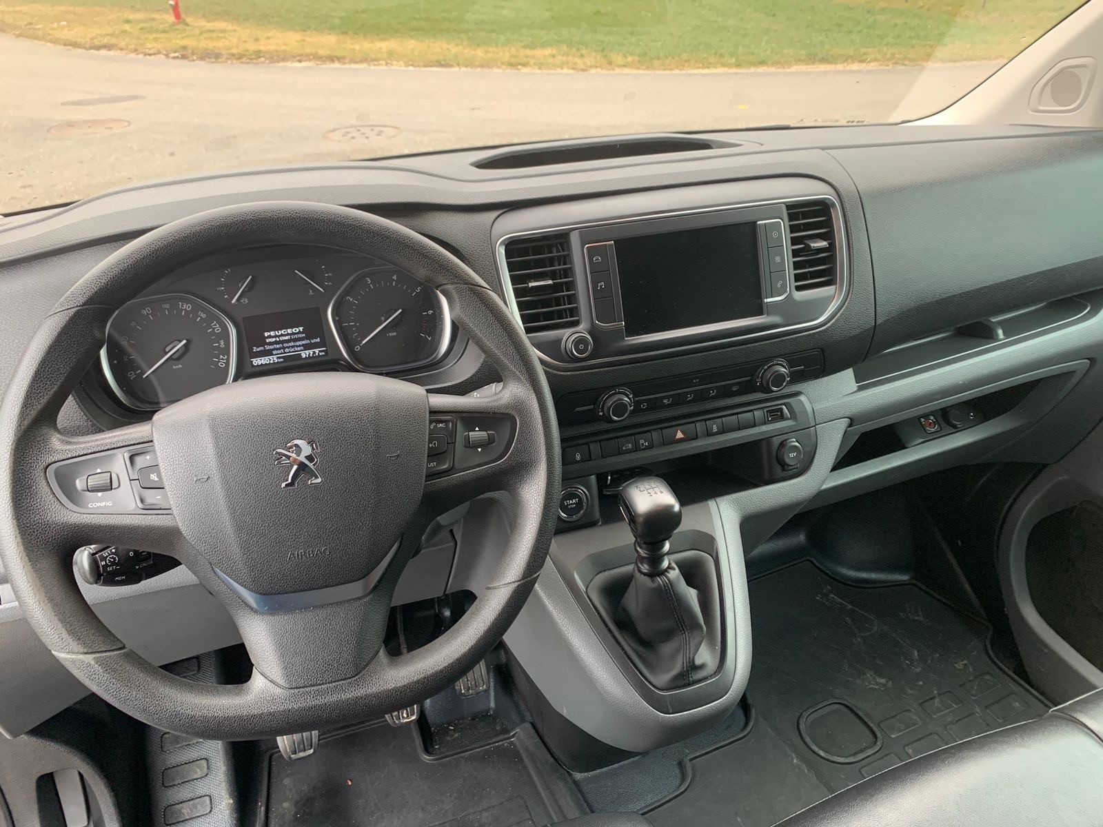 PEUGEOT Expert 1.6 BlueHDi 115 S&S Active Standard-image-7