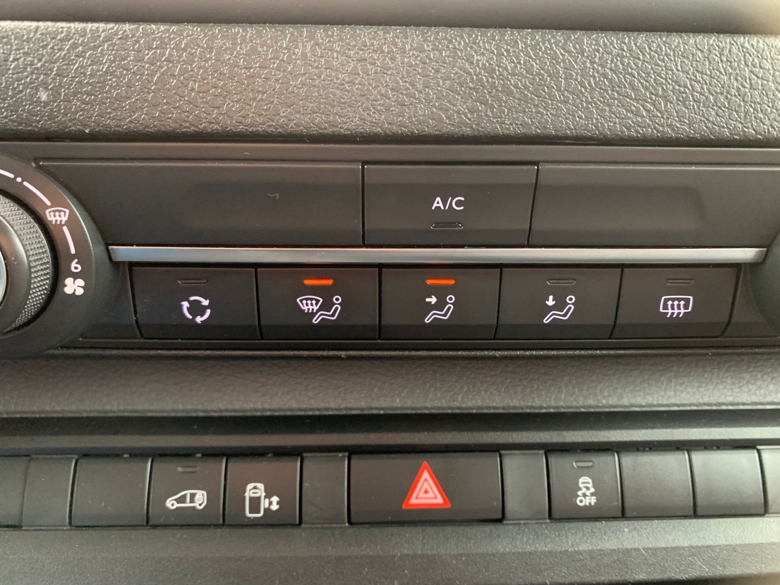 PEUGEOT Expert 1.6 BlueHDi 115 S&S Active Standard-image-9