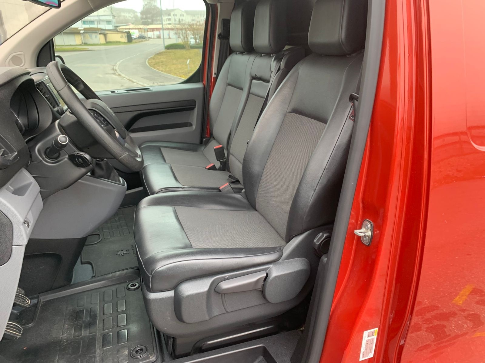 PEUGEOT Expert 1.6 BlueHDi 115 S&S Active Standard-image-6