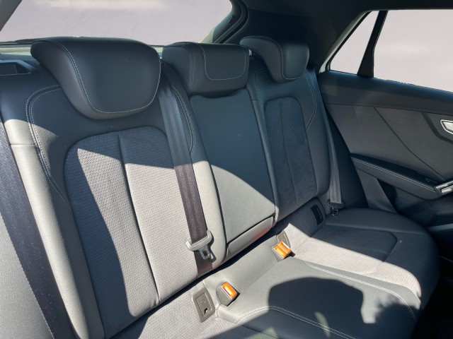 AUDI Q2 40 TFSI S line quattro S-tronic-image-17