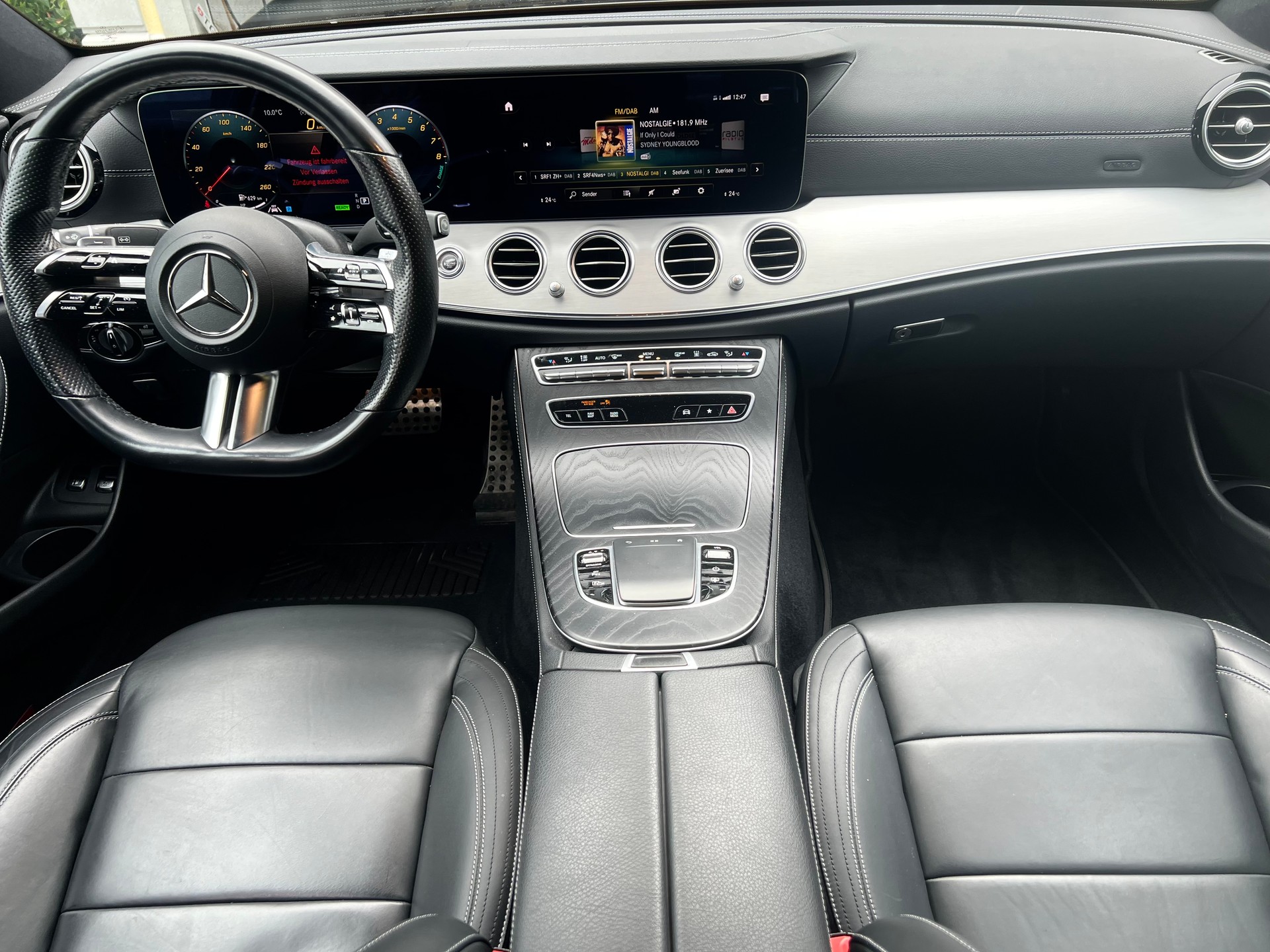 MERCEDES-BENZ E 300 e 4Matic AMG Line 9G-Tronic-image-7