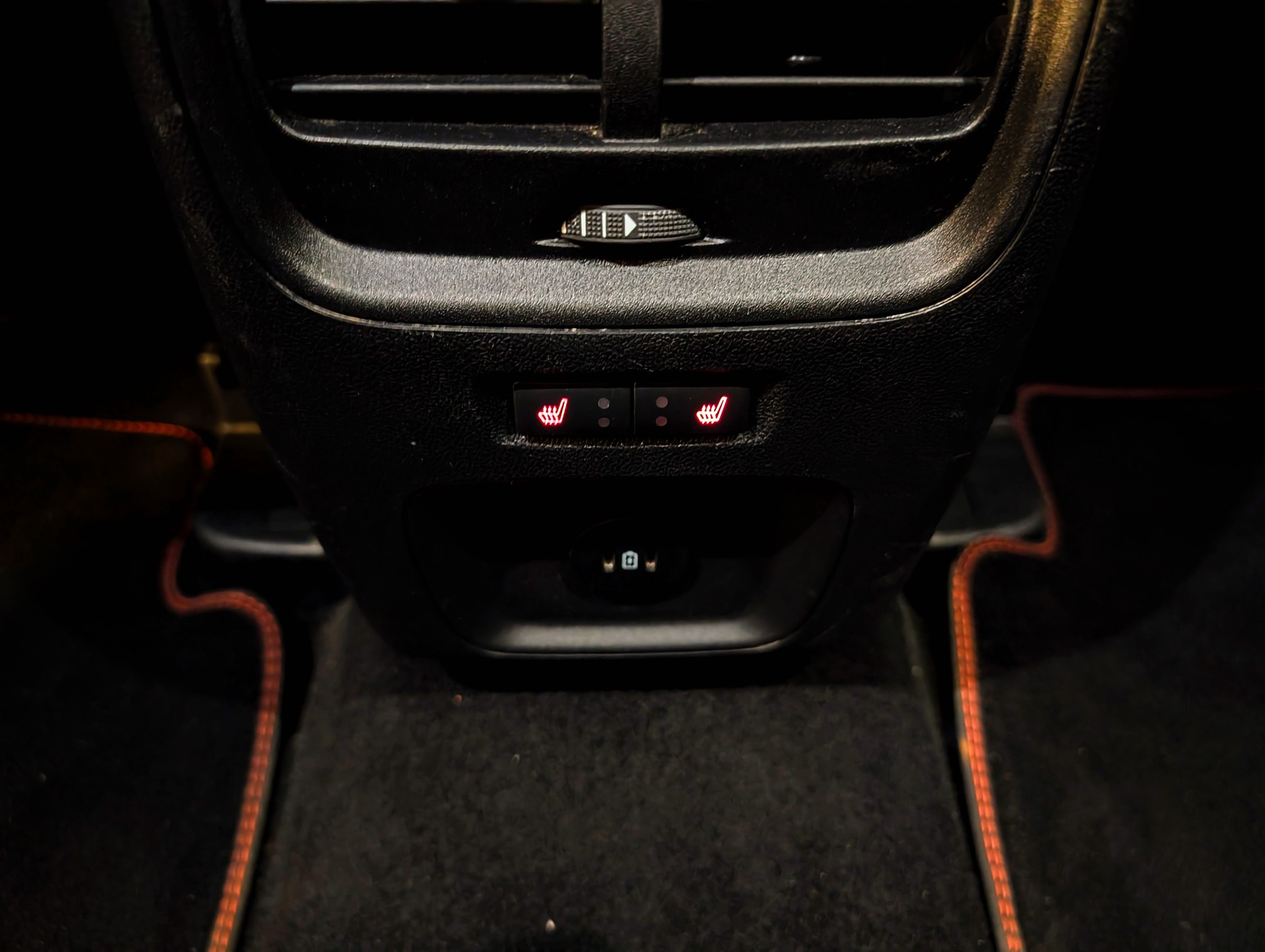 FORD Kuga 2.5 PHEV ST-Line 2WD-image-17