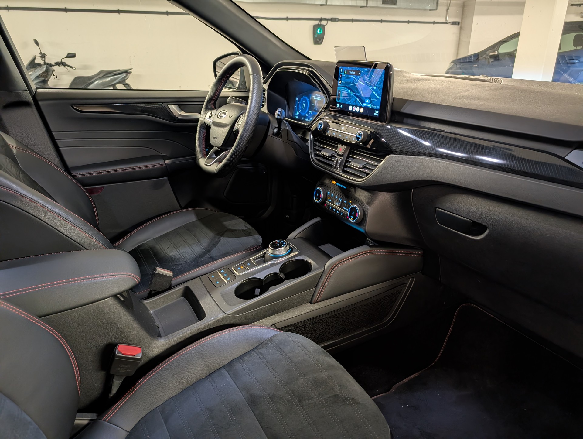FORD Kuga 2.5 PHEV ST-Line 2WD-image-8